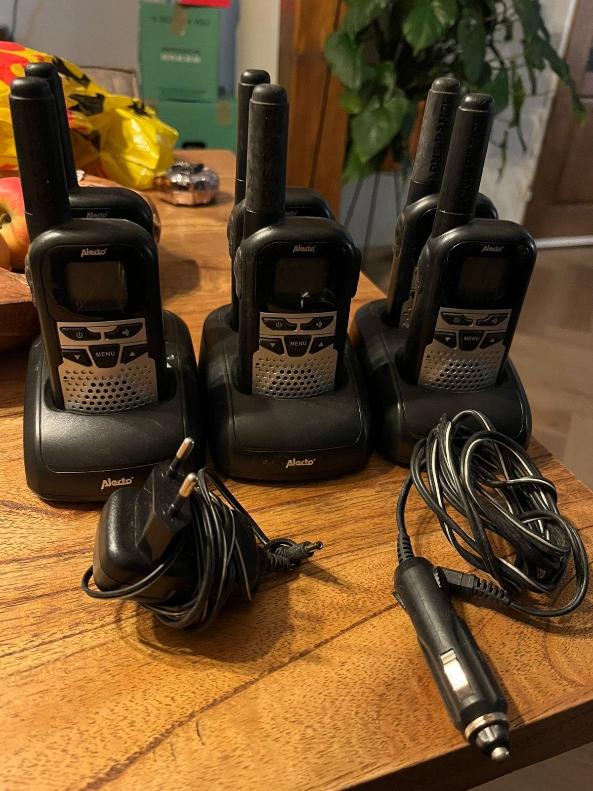 Alecto zes stuks,Twintalker 2 stuks 9210 Walkie Talkies, Ophalen, Gebruikt, 2 to 5 km, Portofoon of Walkie-talkie