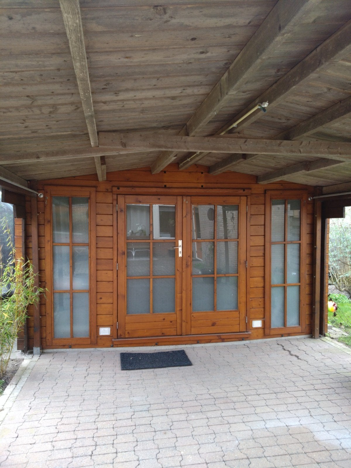 Grote blokhut met ruime overkapping, Ophalen, Gebruikt, 250 tot 500 cm