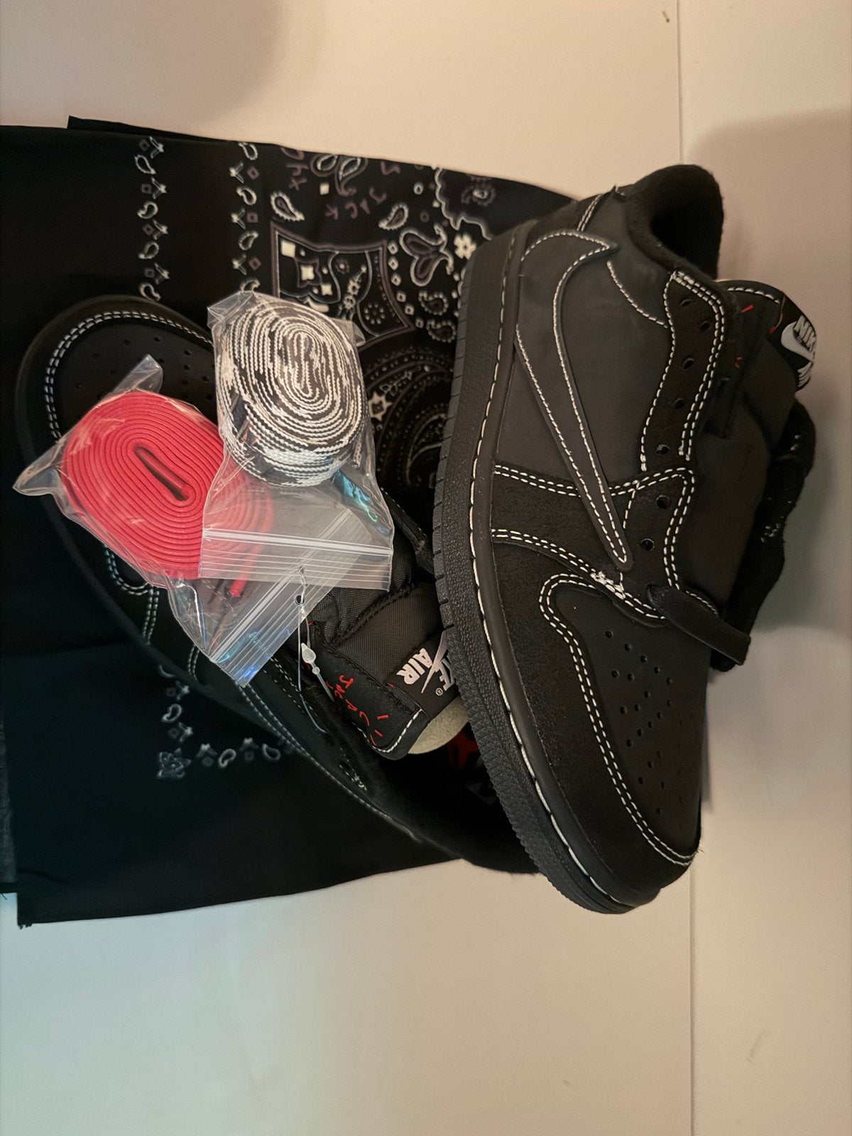 Nike Air Jord 1 Low maat 39 en 40 Travis Scott Black Phantom, Ophalen of Verzenden, Nieuw, Zwart, Sneakers of Gympen