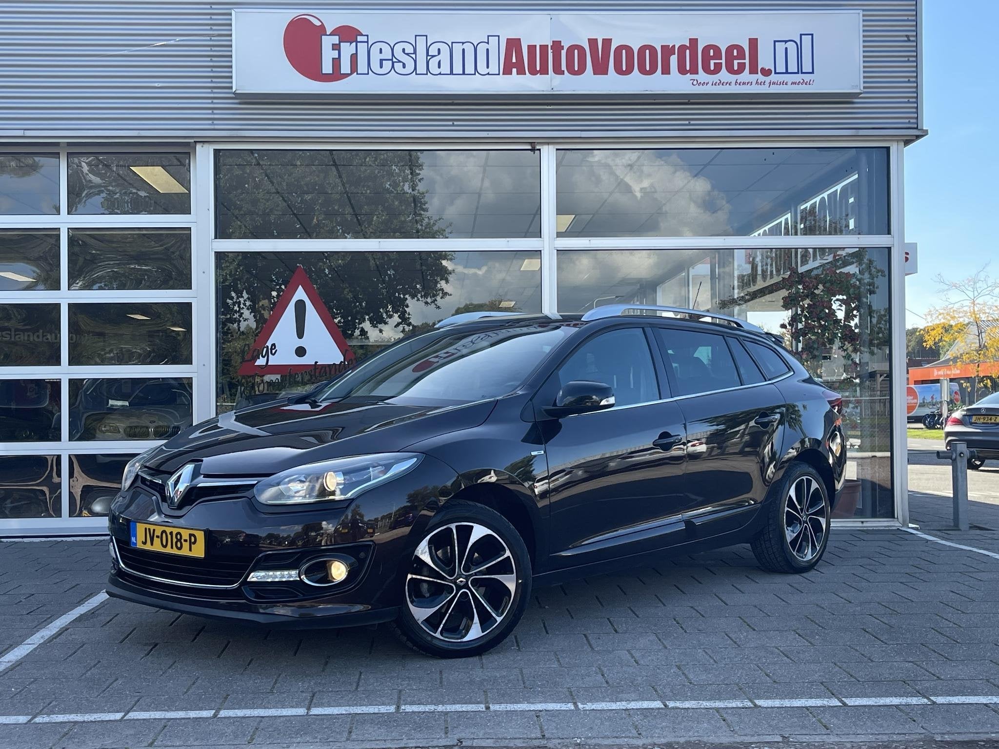 Renault Mégane Estate 1.2 TCe Bose /clima/cruise/leder/schu, Auto's, Voorwielaandrijving, Gebruikt, Euro 6, 1197 kg