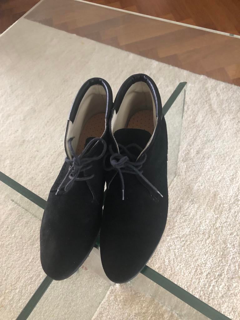Davos Gomma zwarte suède halfhoge veterschoenen maat 37, Kleding | Dames, Schoenen, Ophalen of Verzenden, Zo goed als nieuw, Zwart