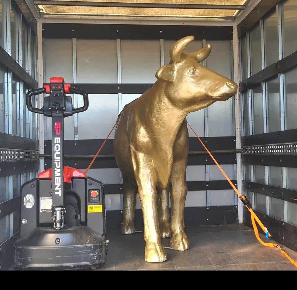 Koe beeld, polyester geit, varken, lammetje, kalf beeld, Tuin en Terras, Ophalen, Nieuw, Kunststof, Dierenbeeld