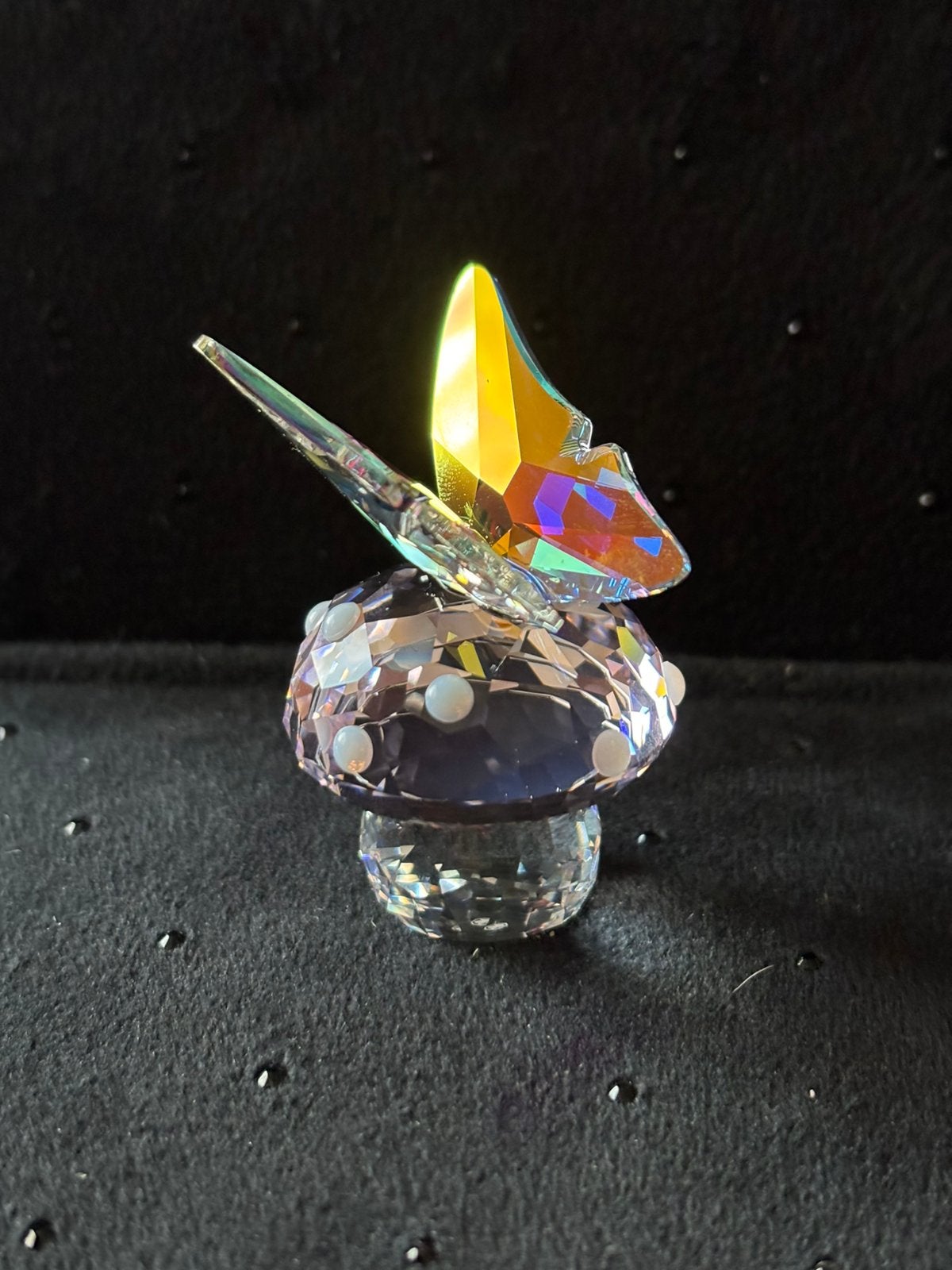 Swarovski Ariana Grande vlinder op paddestoel, Verzamelen, Ophalen of Verzenden, Zo goed als nieuw, Figuurtje