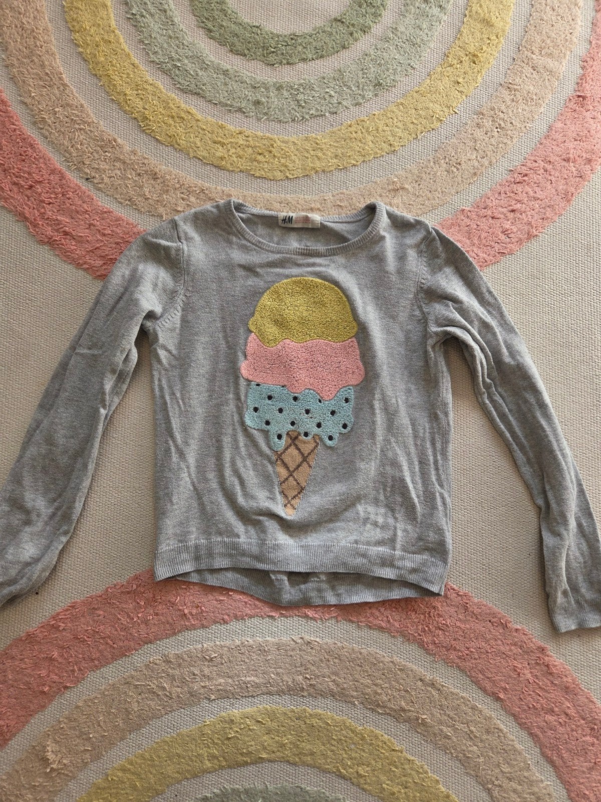 Grijze dunne trui ijsje H&M maat 122-128
Gedragen maar in go, Kinderen en Baby's, Kinderkleding | Maat 122, Gebruikt, Meisje, Trui of Vest