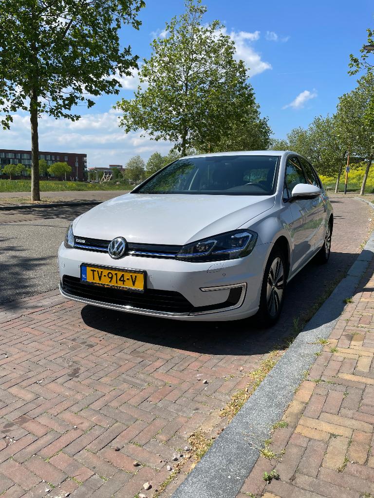 Elektrische VW e-Golf 2018 | 136PK |APK jan. 2027 | 12.500,-, Auto's, Zwart, Adaptive Cruise Control, Wit, Origineel Nederlands