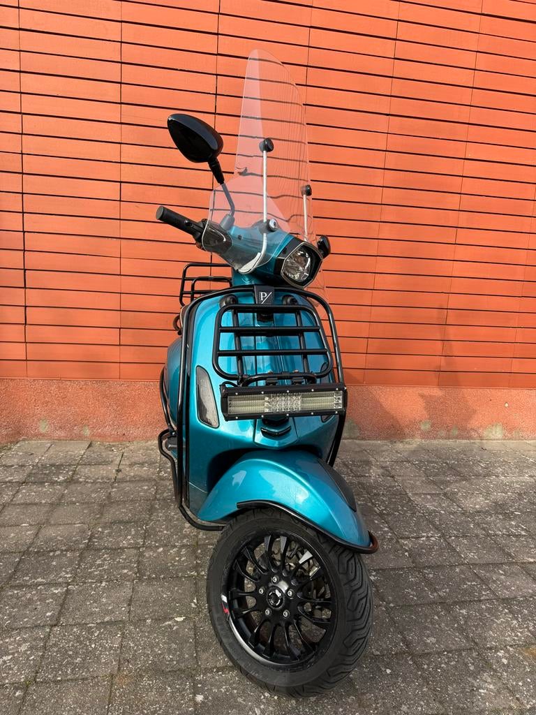 Vespa Sprint - Zo goed als nieuw, compleet met accessoi, Ophalen, Overige modellen, Maximaal 45 km/u, Zo goed als nieuw