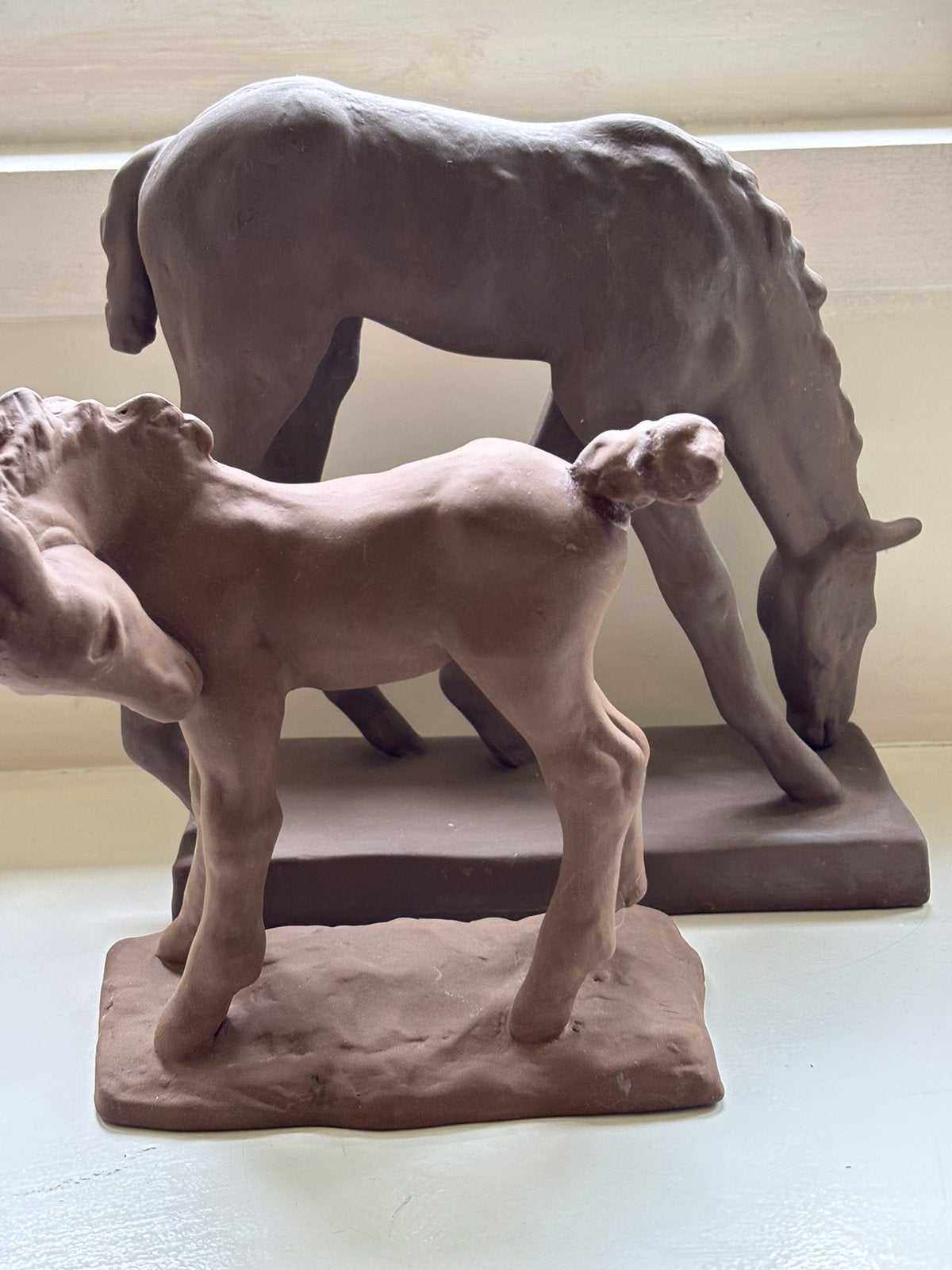 2 vintage paarden sculpturen, Karsruhe Majolika,  Else Bach, Antiek en Kunst, Ophalen of Verzenden