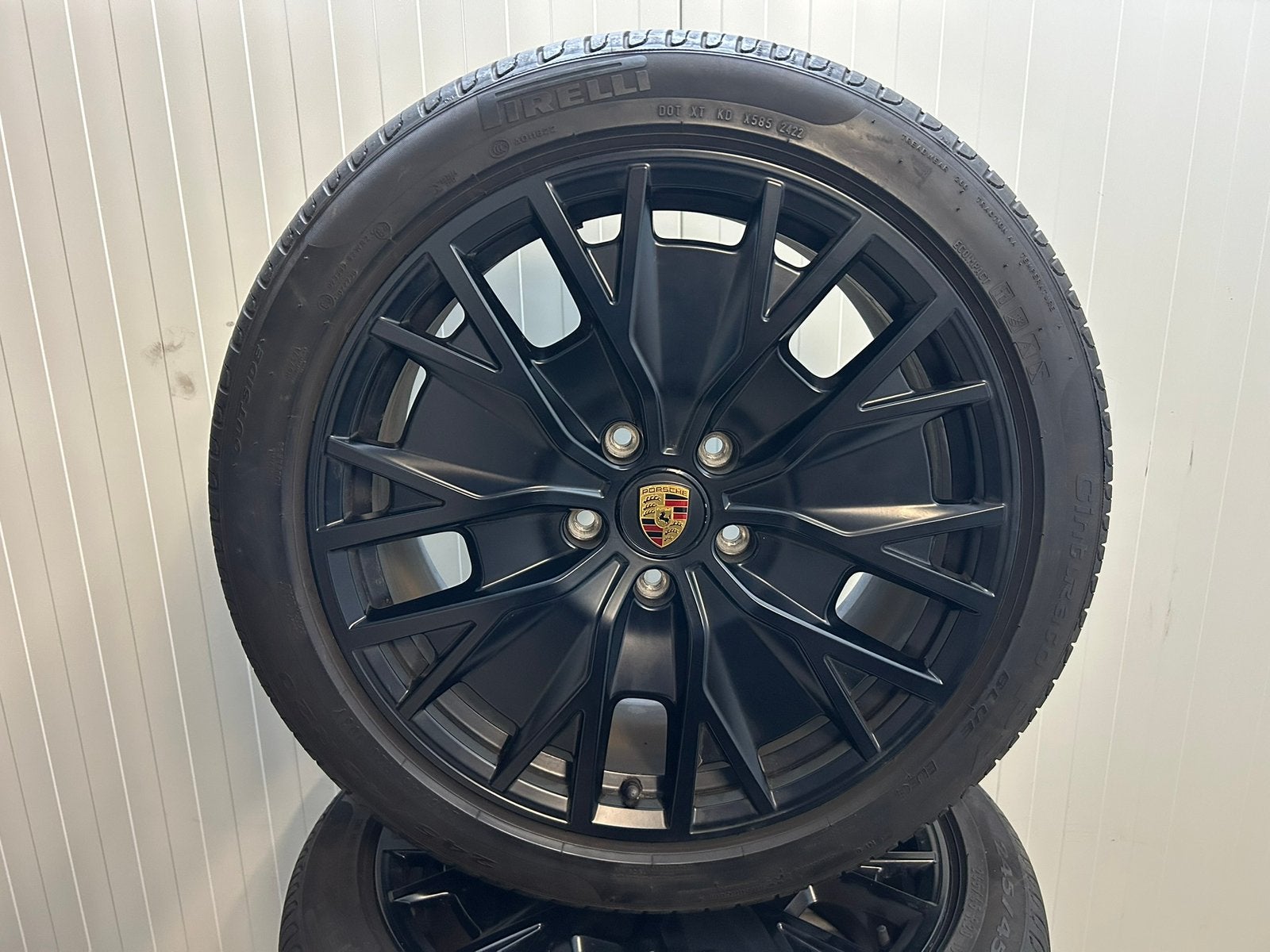 Originele 20 inch Porsche Taycan Turbo S aero design Pirelli, Ophalen, Gebruikt, 275 mm, Banden en Velgen