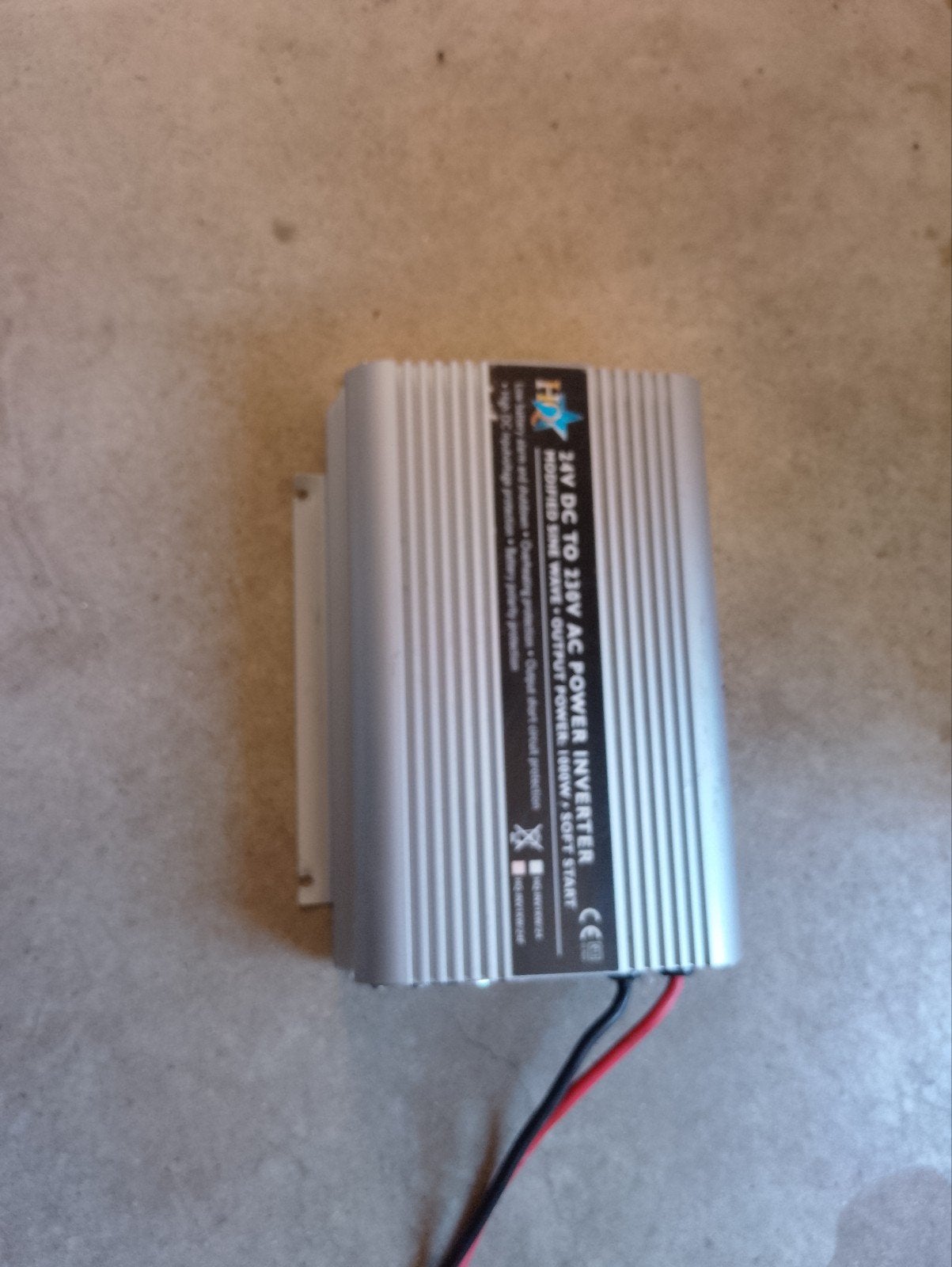 HQ 1000W Omvormer 24V DC naar 230V AC Gemodificeerde Sinus, Ophalen of Verzenden