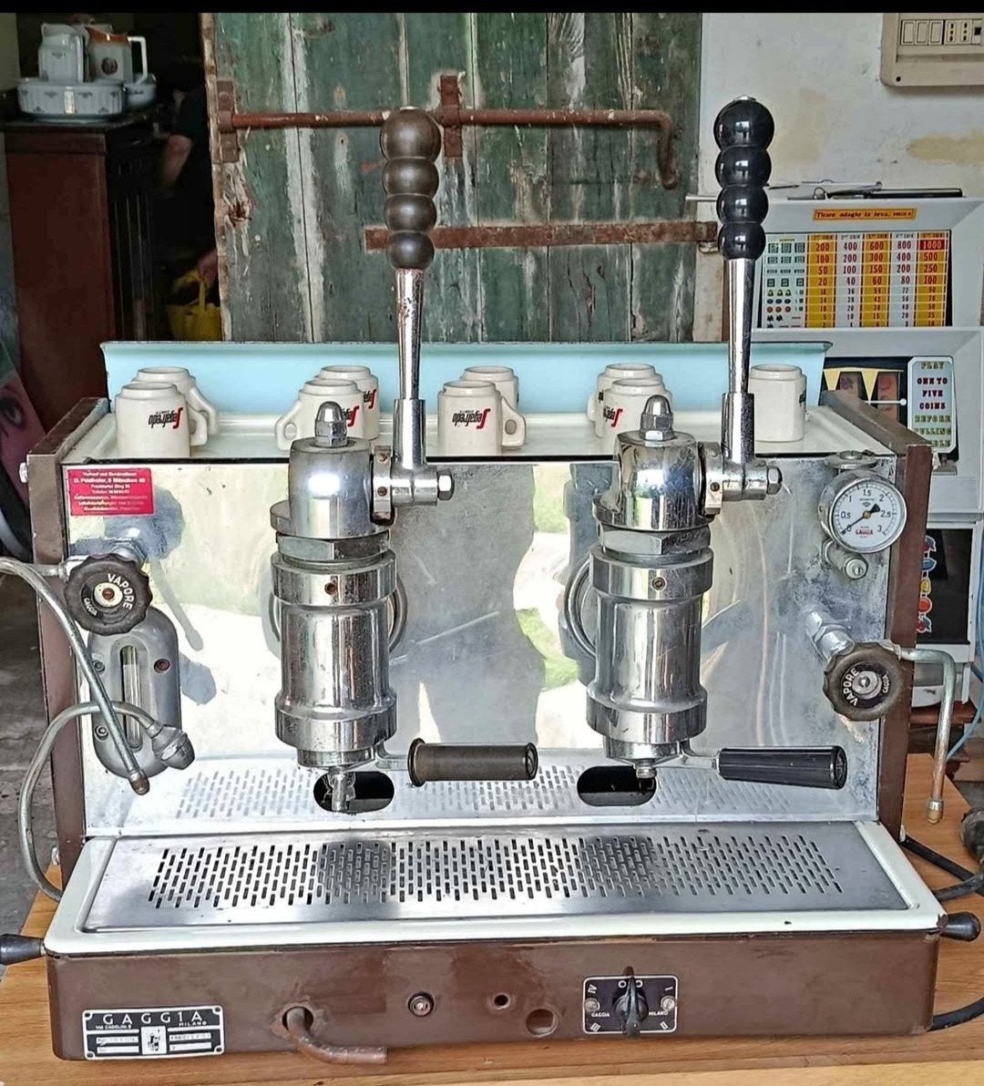 Zeldzame originele Gaggia America 2-groeps espressomachine, Stoompijpje, Gebruikt, Espresso apparaat, Gemalen koffie