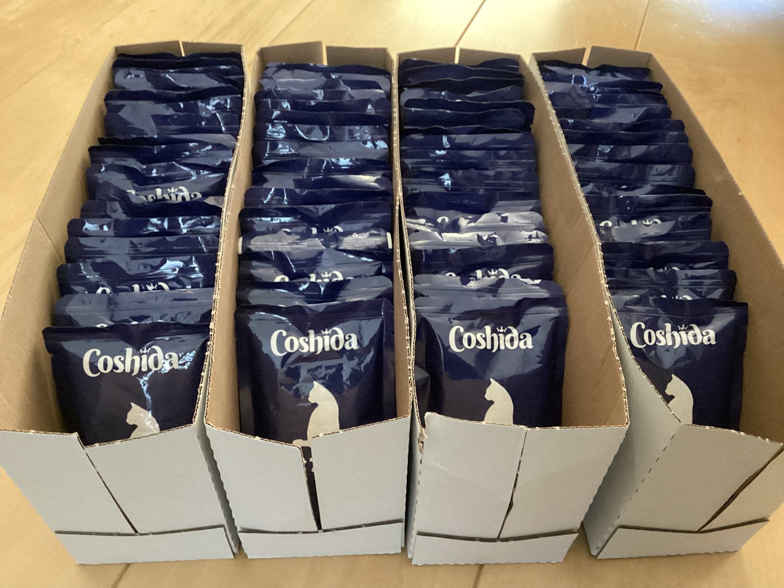 65 zakjes x 100 gram kattenvoer Coshida voor €10, Ophalen, Kat
