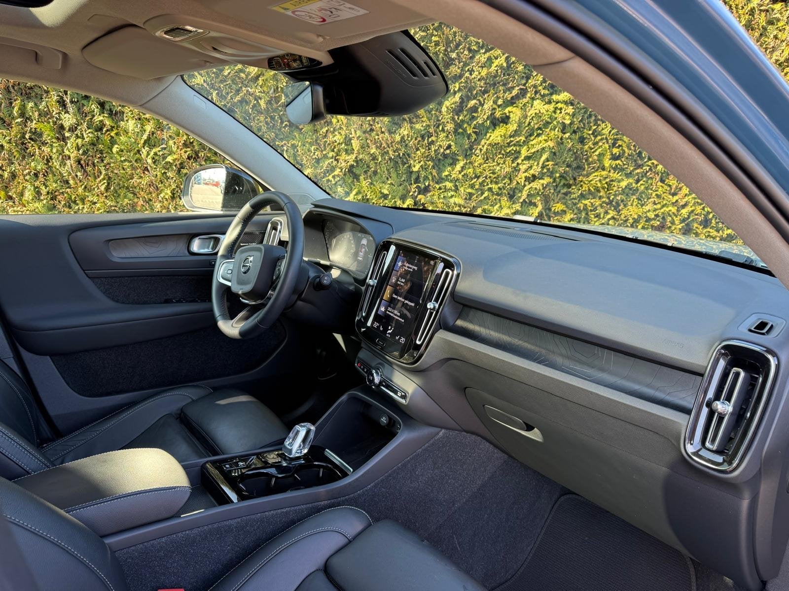 Volvo XC40 T5 Recharge Ultimate Dark | Panoramadak | H&K Aud, 12 maanden, Euro 6, 1712 kg, Blauw