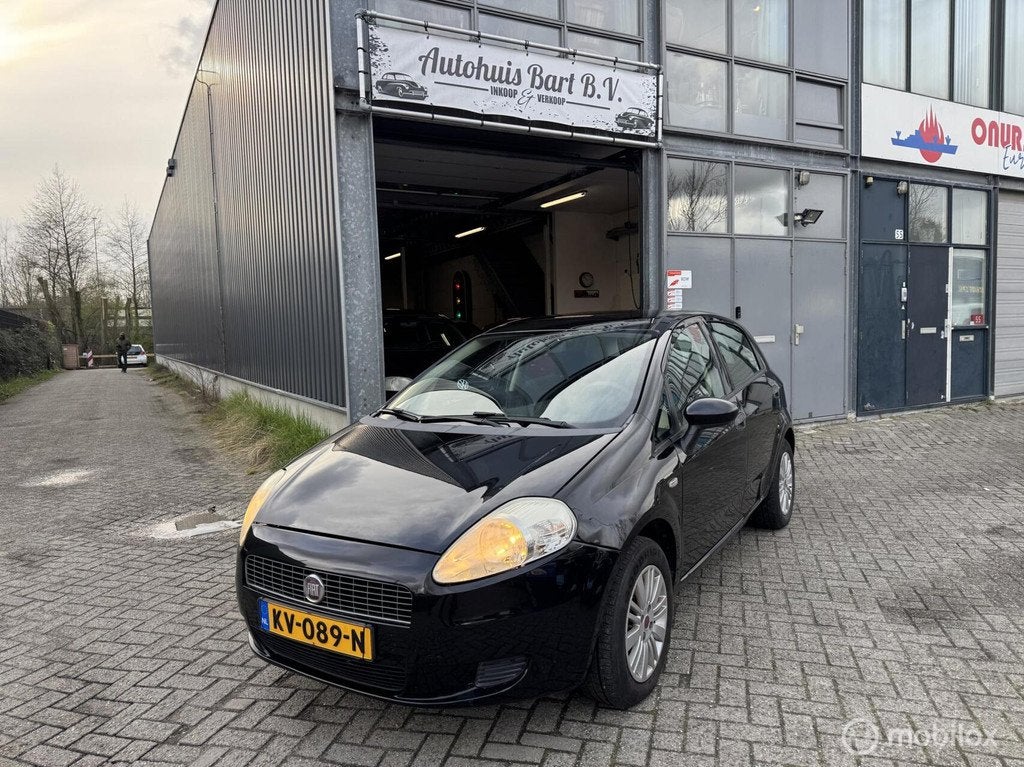 Fiat Grande Punto 1.4 Active Airco! 5 deuren! Nieuwe APK! NA, Voorwielaandrijving, Stof, Zwart, 4 cilinders