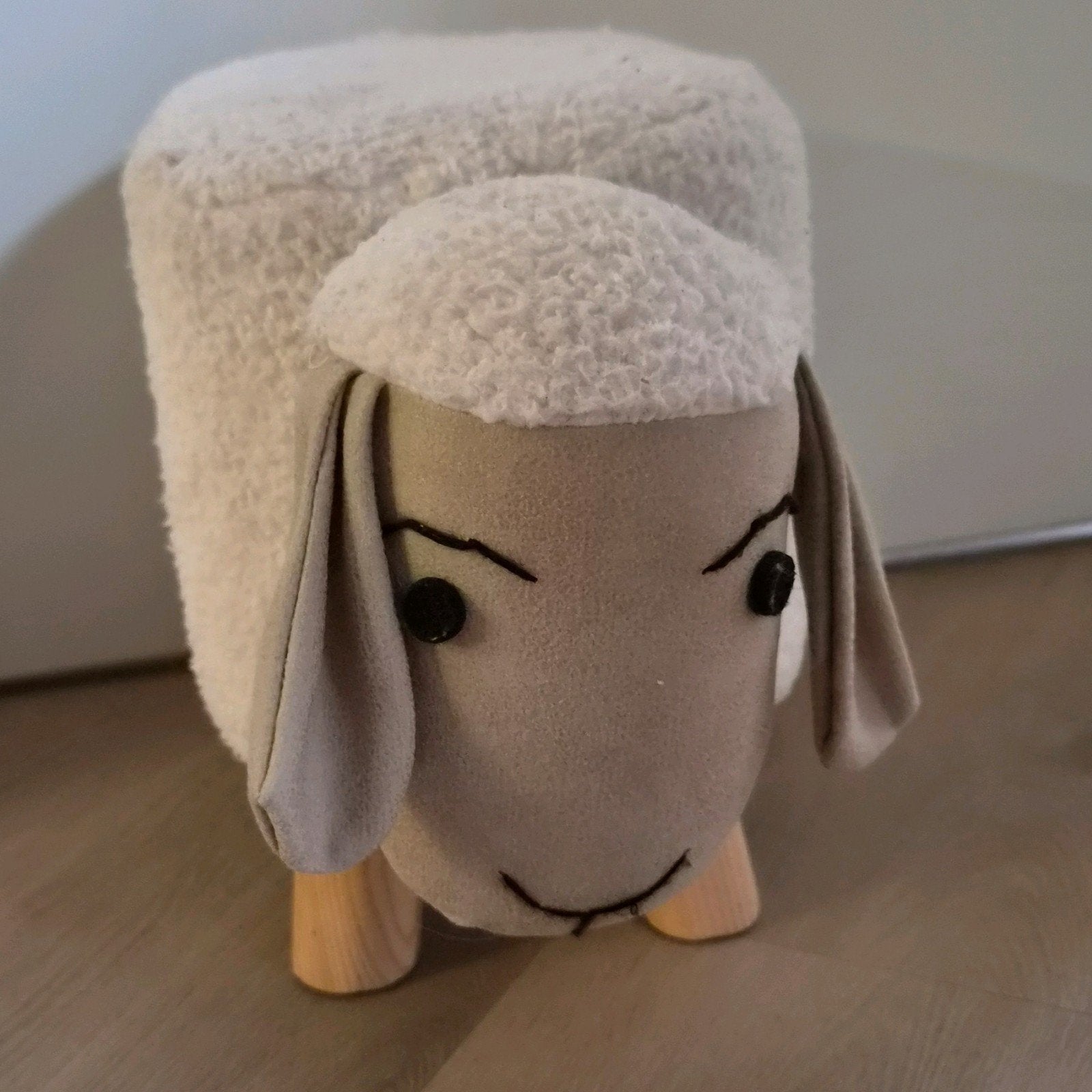Deco poef - voetenbank - dierenkrukje - Schaap - kinderkamer, Ophalen of Verzenden, Zo goed als nieuw, Overige typen