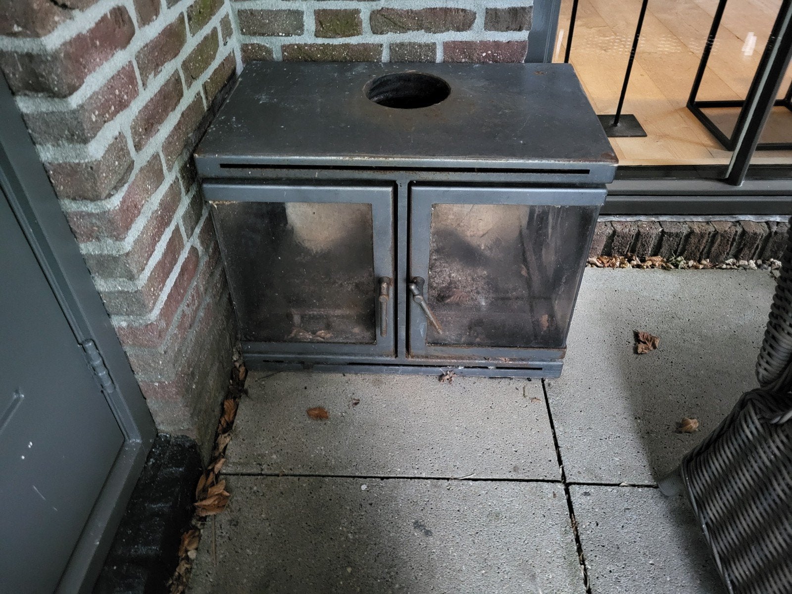 Gebruikte Houthaard met dubbele deuren, Ophalen of Verzenden, Gebruikt, Vrijstaande haard, Houthaard