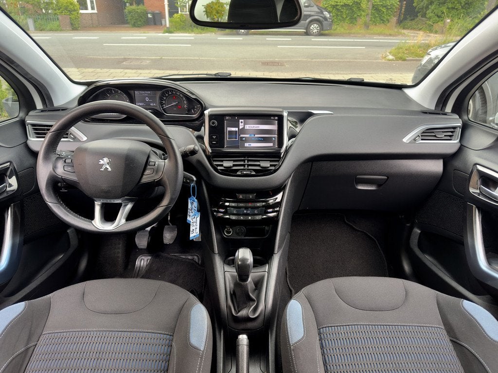Peugeot 208 1.4 VTi ALLURE 5DRS 137D.KM AIRCO LED LMV, Voorwielaandrijving, Euro 5, Wit, Automatische klimaatregeling
