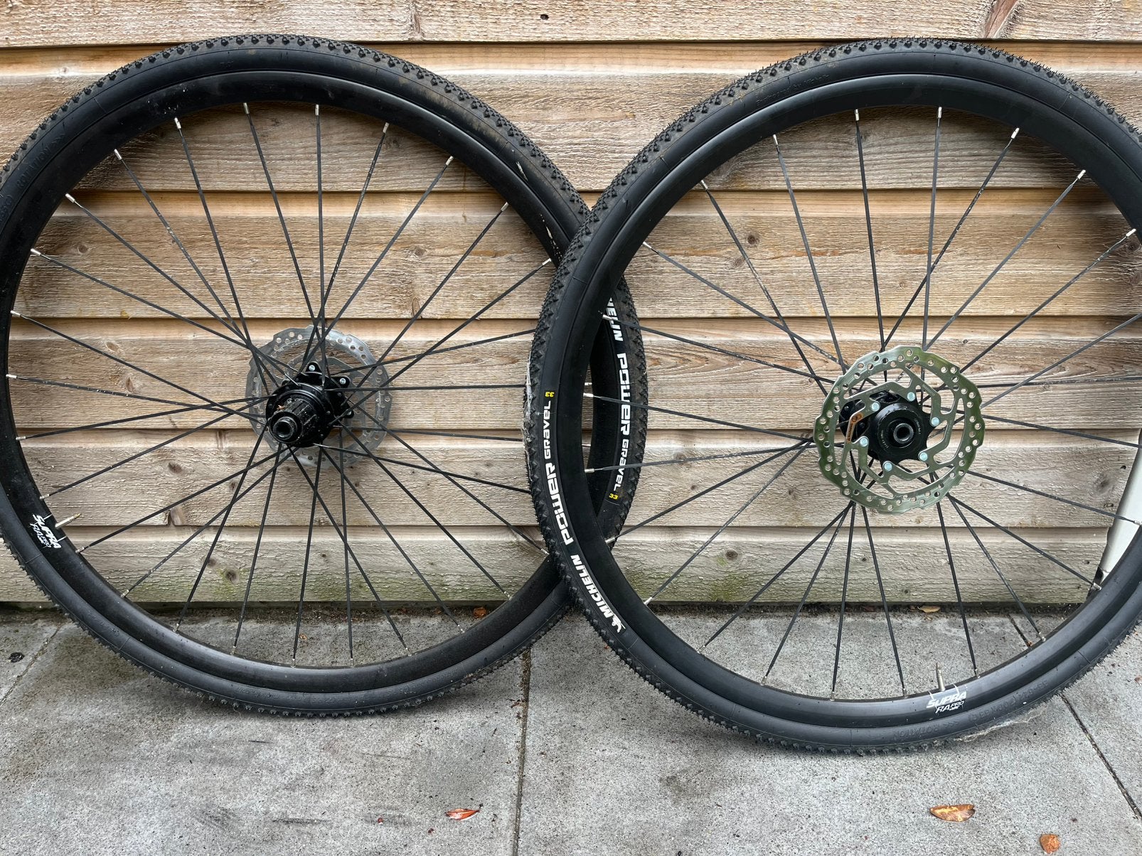 Sensa supra Ra pro disc wielen, Carbon, Meer dan 20 versnellingen, 53 tot 57 cm, Ophalen
