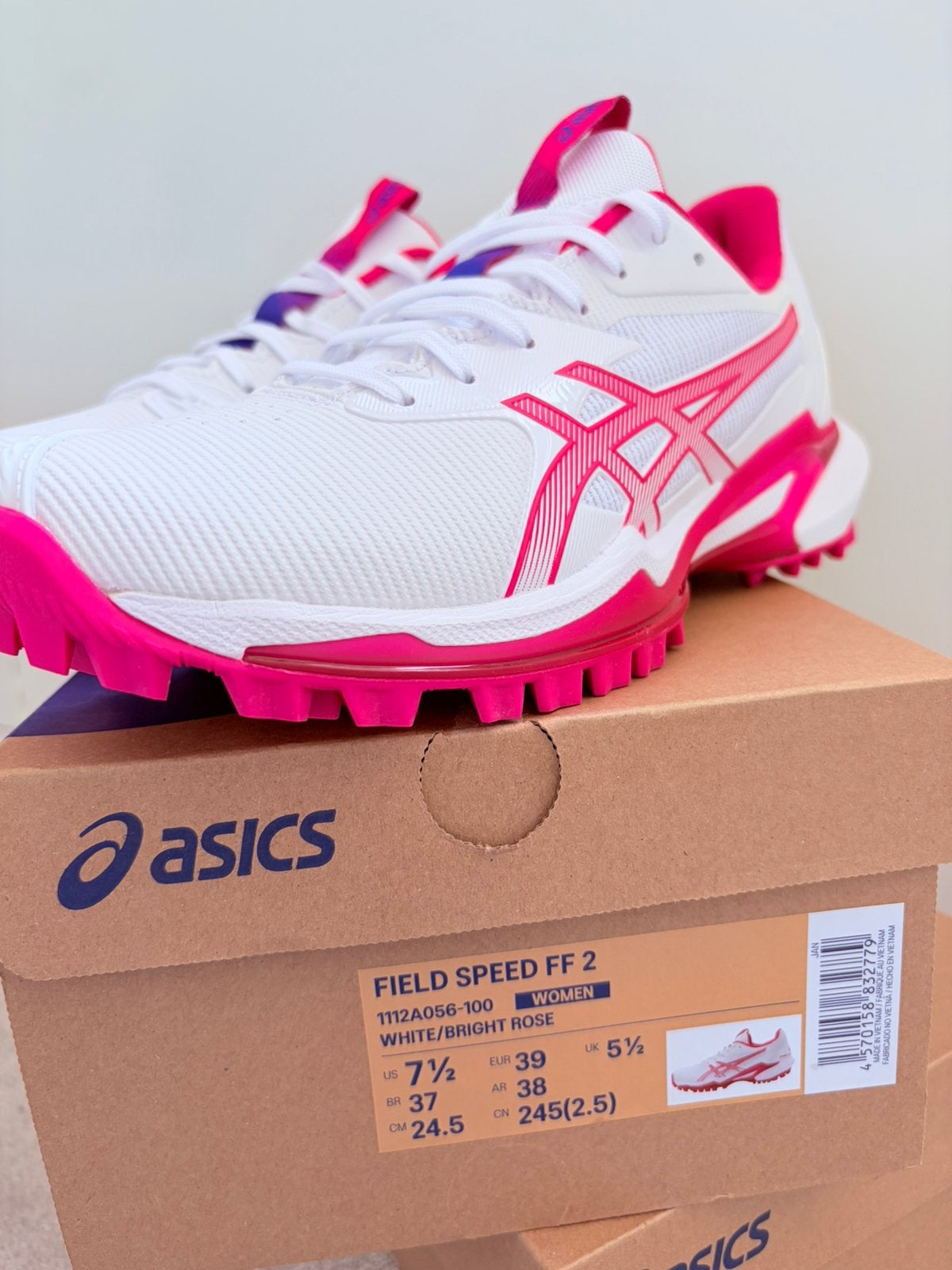 Splinternieuwe dames hockeyschoenen maat 39, Ophalen of Verzenden, Nieuw, Schoenen