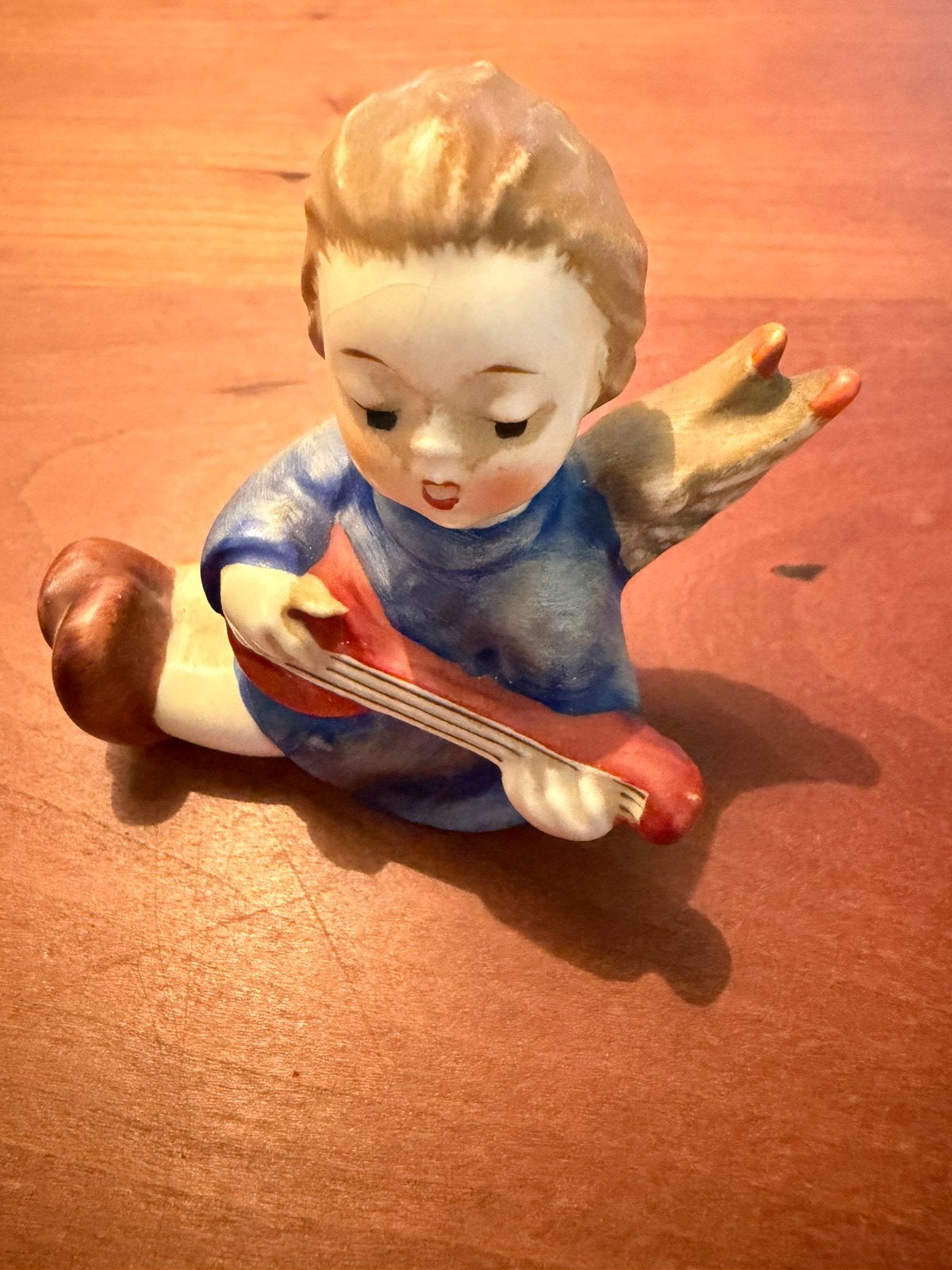 Goebel Hummel engeltje met gitaar 238/A – Vintage porselein, Ophalen of Verzenden, Zo goed als nieuw, Hummel