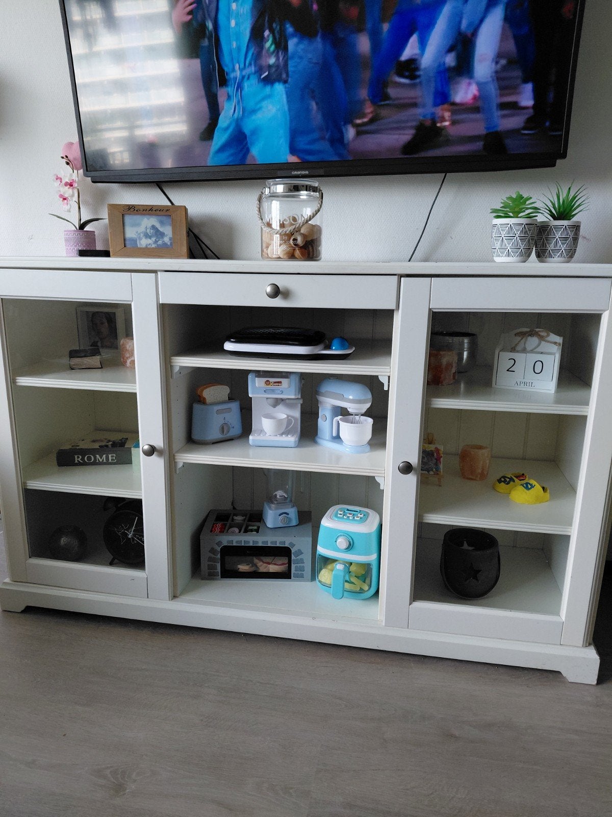 Wit dressoir met glazen deuren en lades, Gebruikt, Glas, 150 tot 200 cm, Ophalen of Verzenden