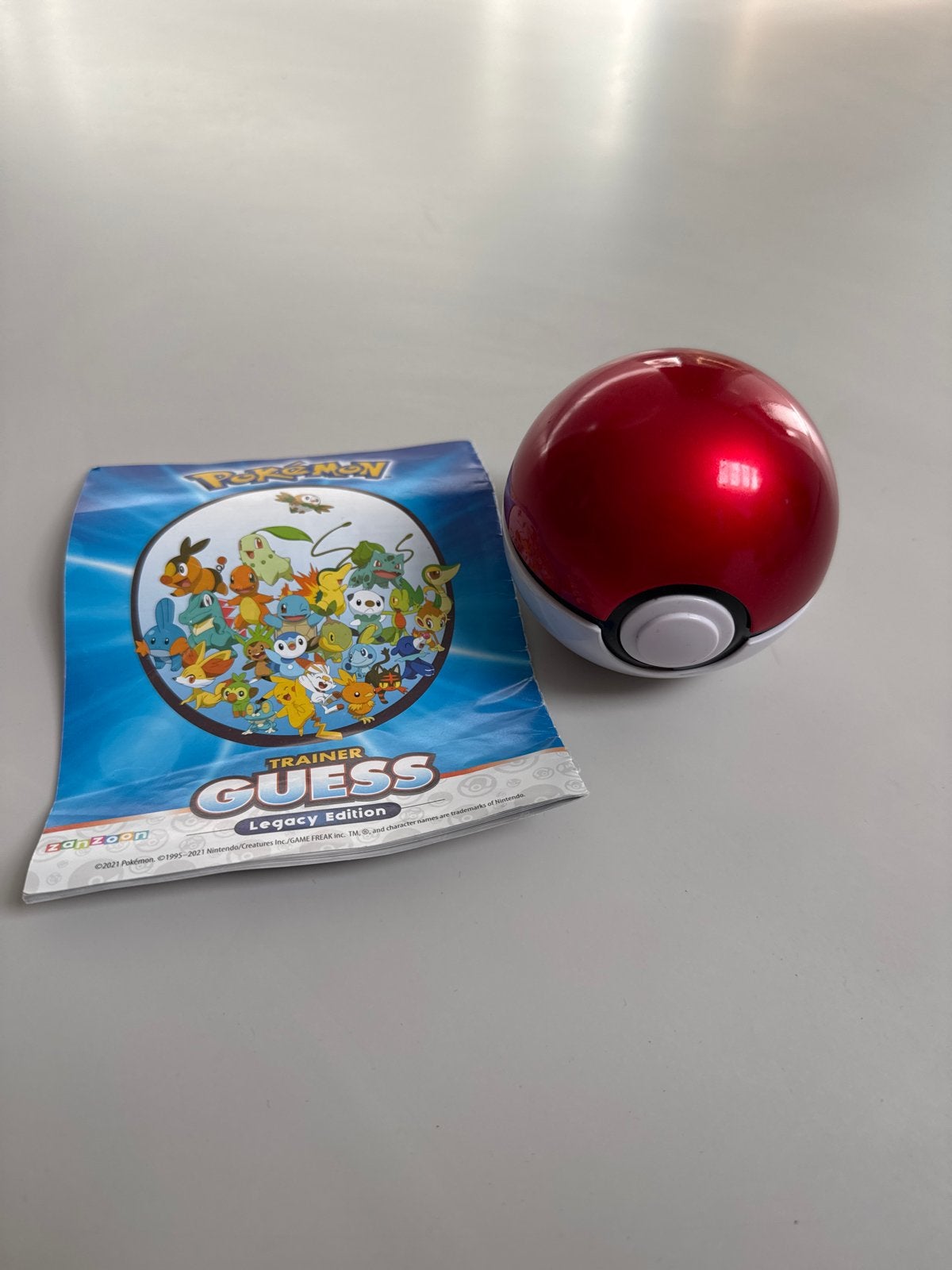 Pokémon Trainer Guess Legacy Edition Pokébal, Ophalen of Verzenden, Zo goed als nieuw, Overige typen