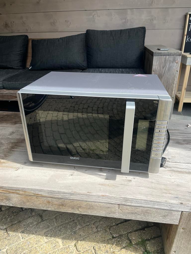 QUIGG Microgolfoven met grill MD 16550, Combimagnetron, Gebruikt, Grill, Ophalen of Verzenden