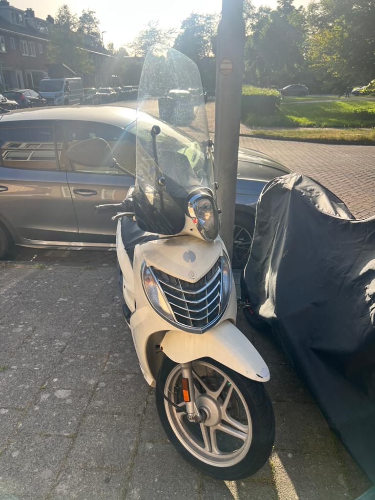 Malaguti centro 50, Fietsen en Brommers, Snorfietsen en Snorscooters, Gebruikt, Overige merken, Benzine, Ophalen