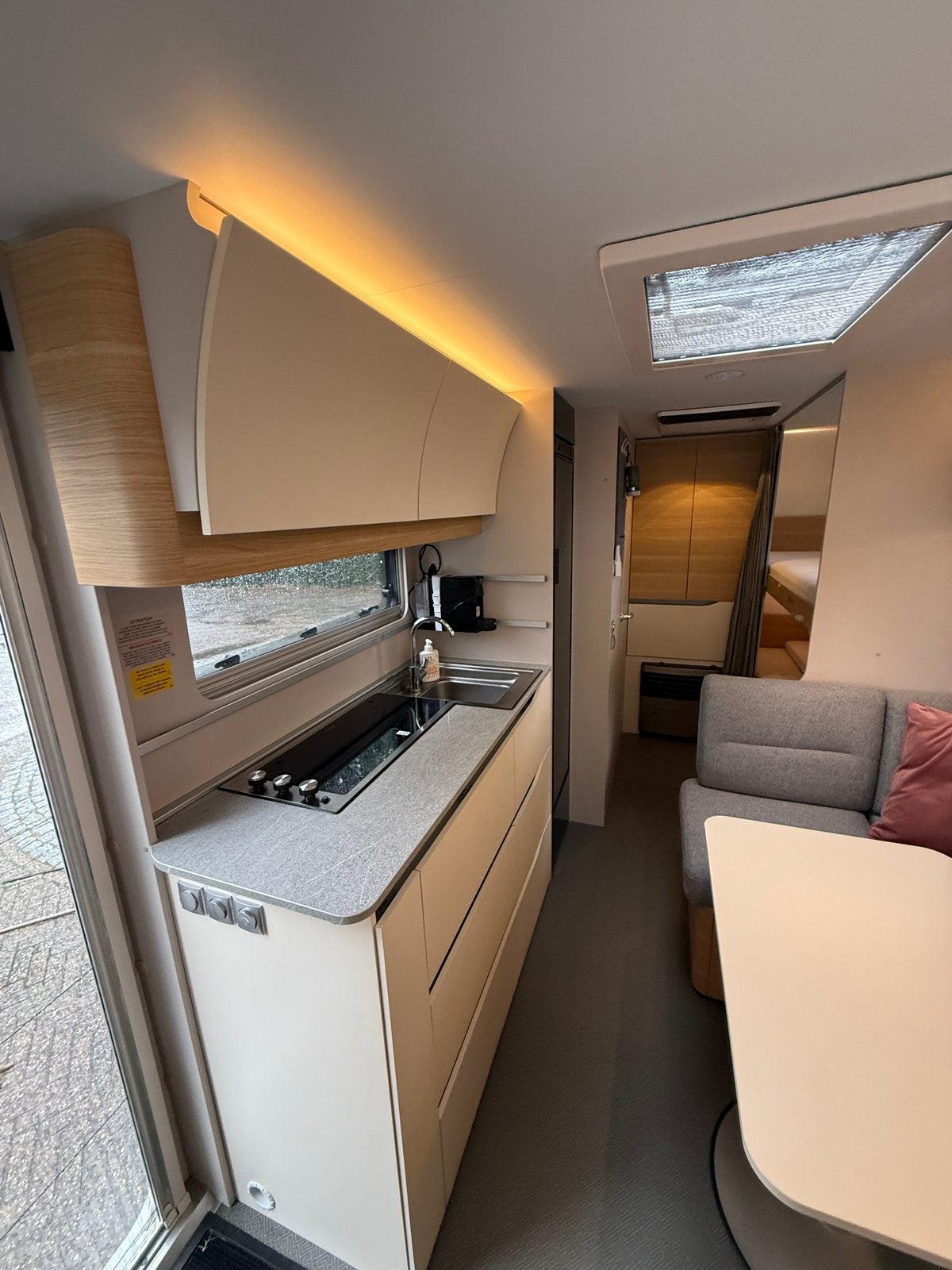 Foto 12 van Adria Adora 573 PT 2022 | airco | mover | stapelbed