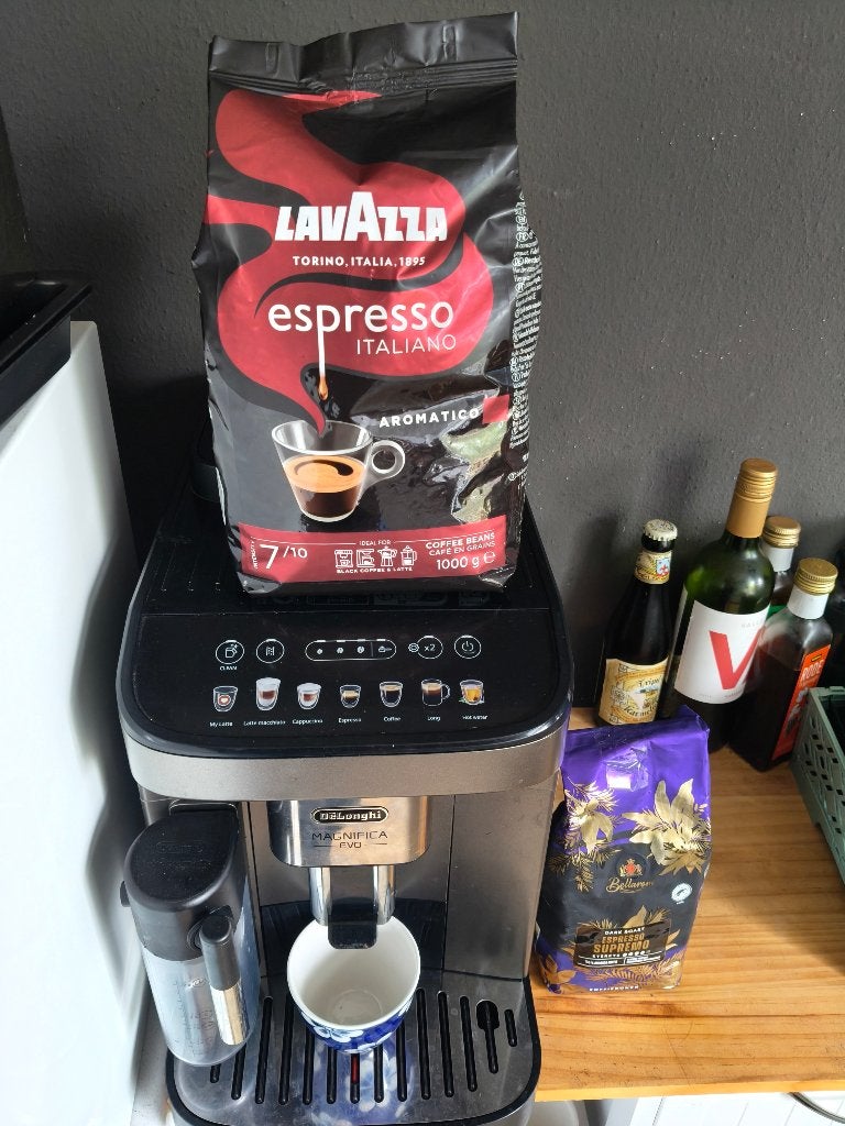 te koop koffiezet apparaat,De longhi magnifica+koffie gratis