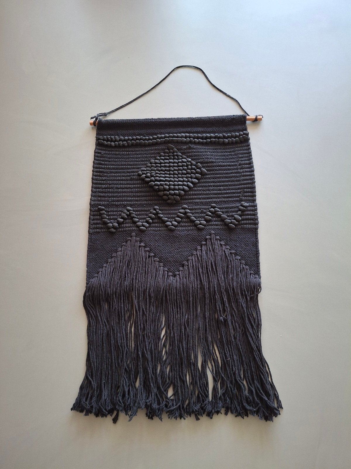 Macrame wandkleed met houten stok, Ophalen, Zo goed als nieuw, Zwart, Wandkleed