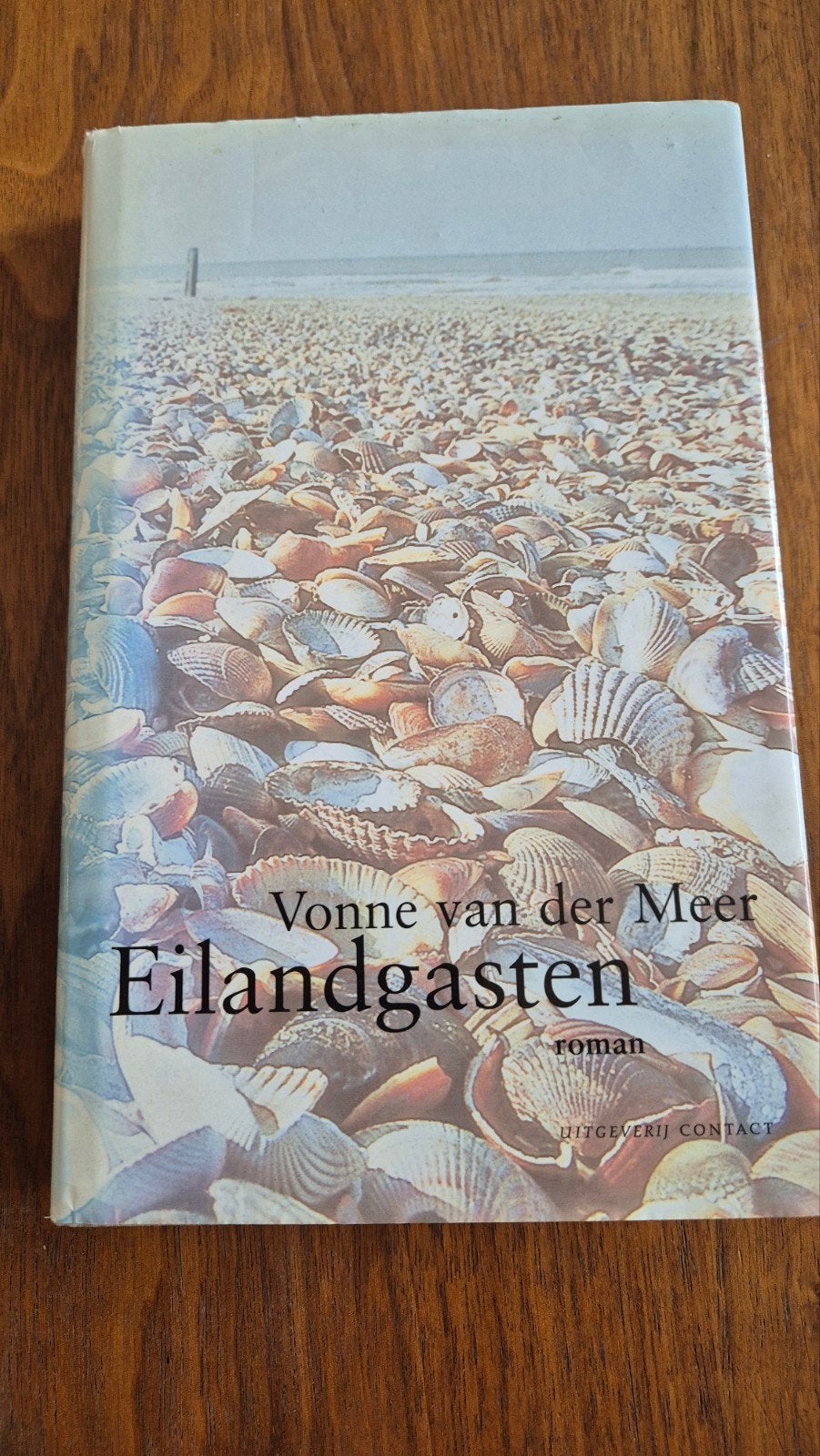 Eilandgasten - Yvonne van der Meer (roman), Yvonne van der Meer, Ophalen of Verzenden, Zo goed als nieuw, Nederland