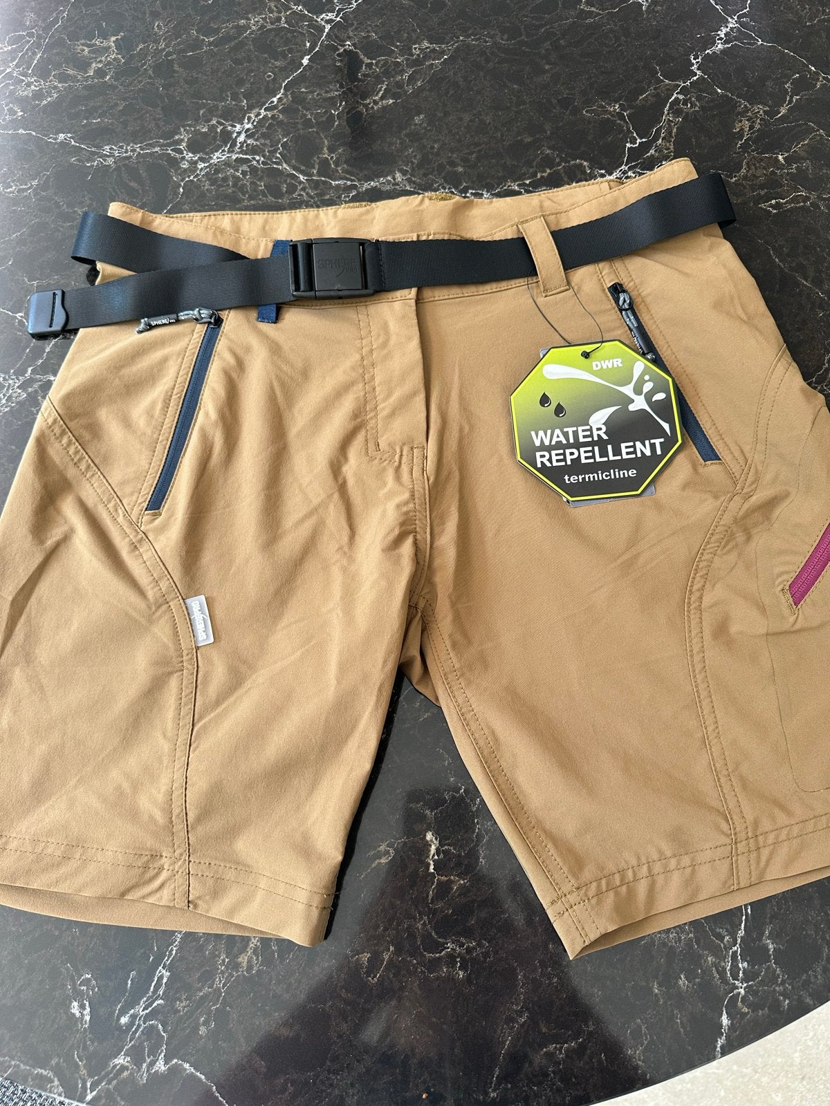 Nieuwe waterafstotende wandelshorts - Maat M/L, Maat 42/44 (L), Nieuw, Ophalen of Verzenden, Bruin