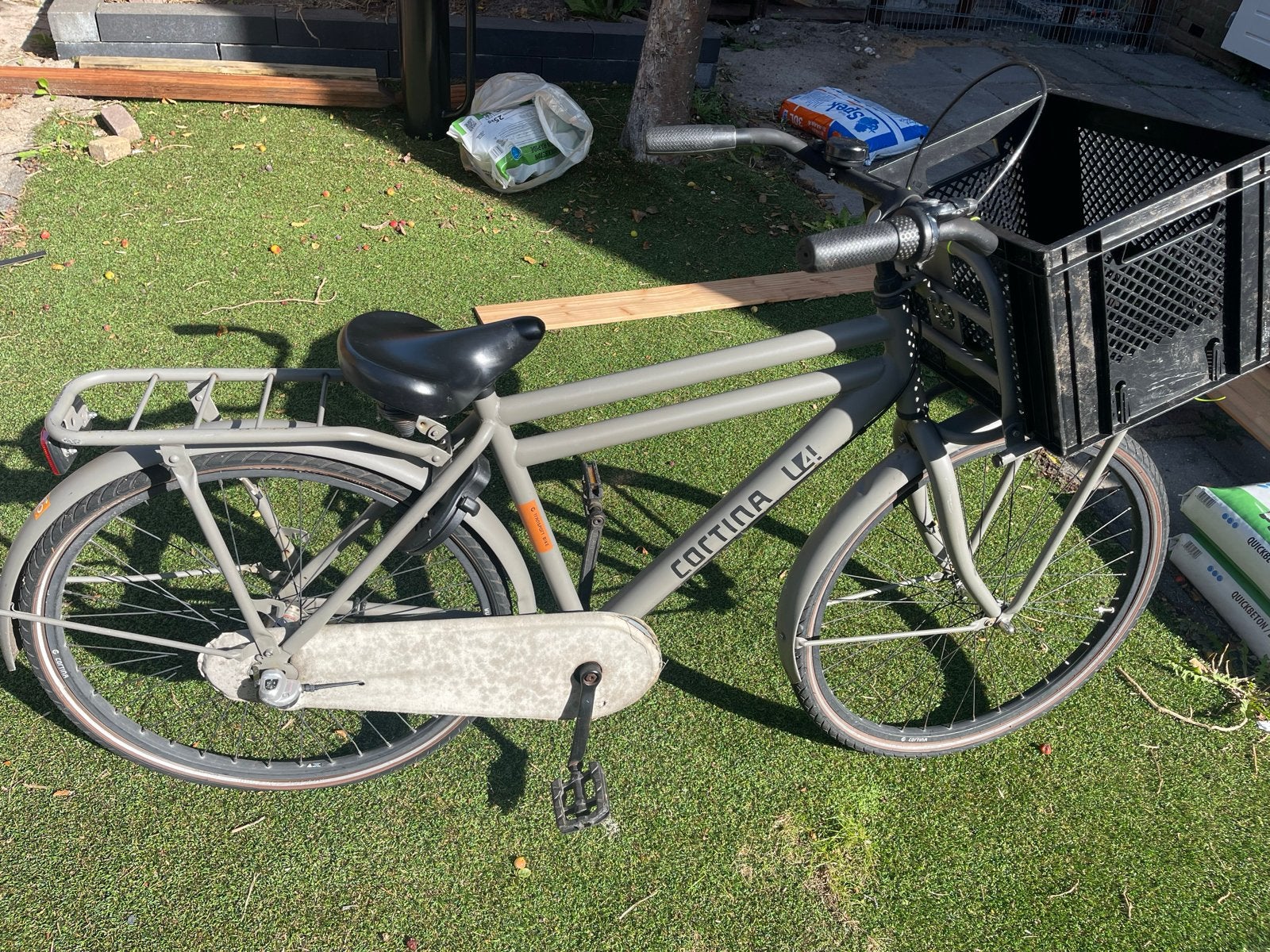 Cortina U4 Transportfiets 3 versnellingen met krat en slot, Fietsen en Brommers, Fietsen | Jongens, Ophalen, Gebruikt, Versnellingen