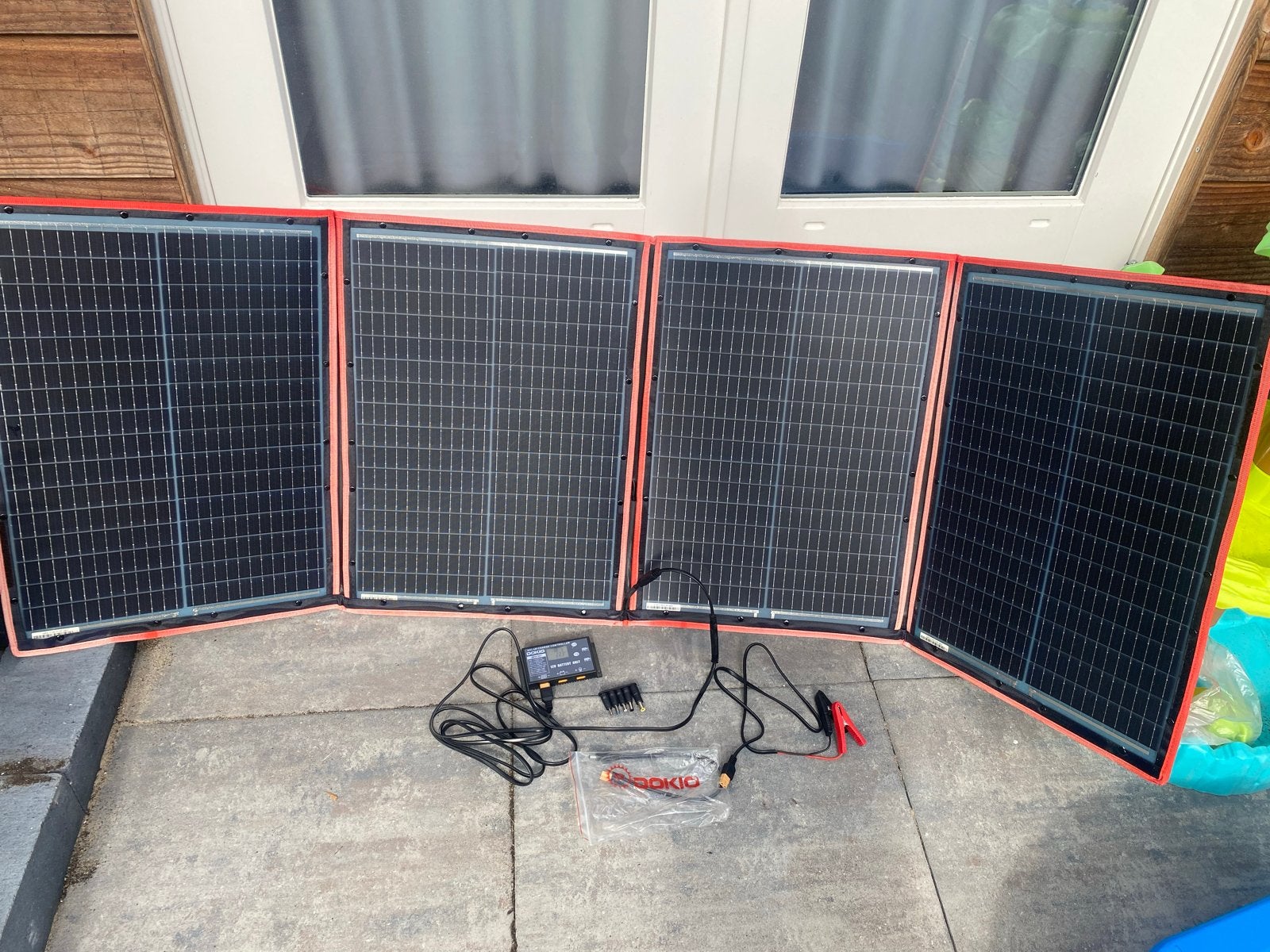 DOKIO Draagbaar Zonnepaneel 200 watt met Laadregelaar/kabels, Ophalen of Verzenden