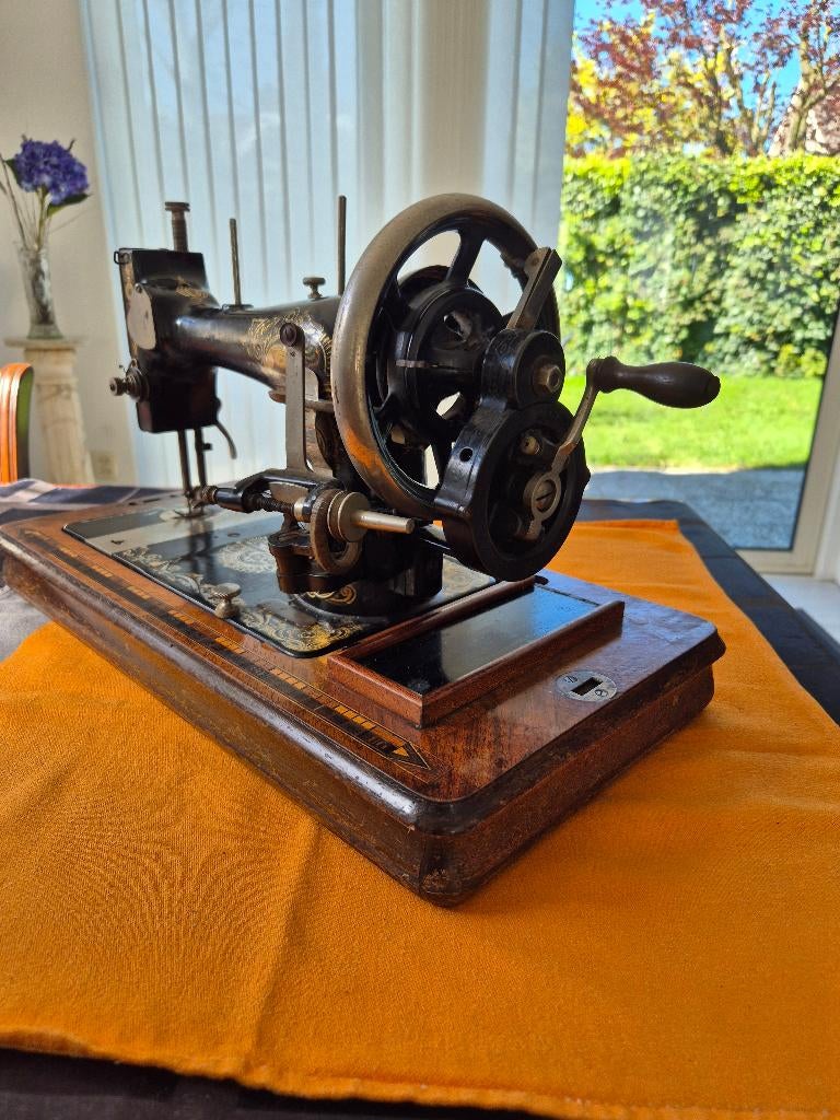 Vintage/ Antieke Naaimachine., Ophalen