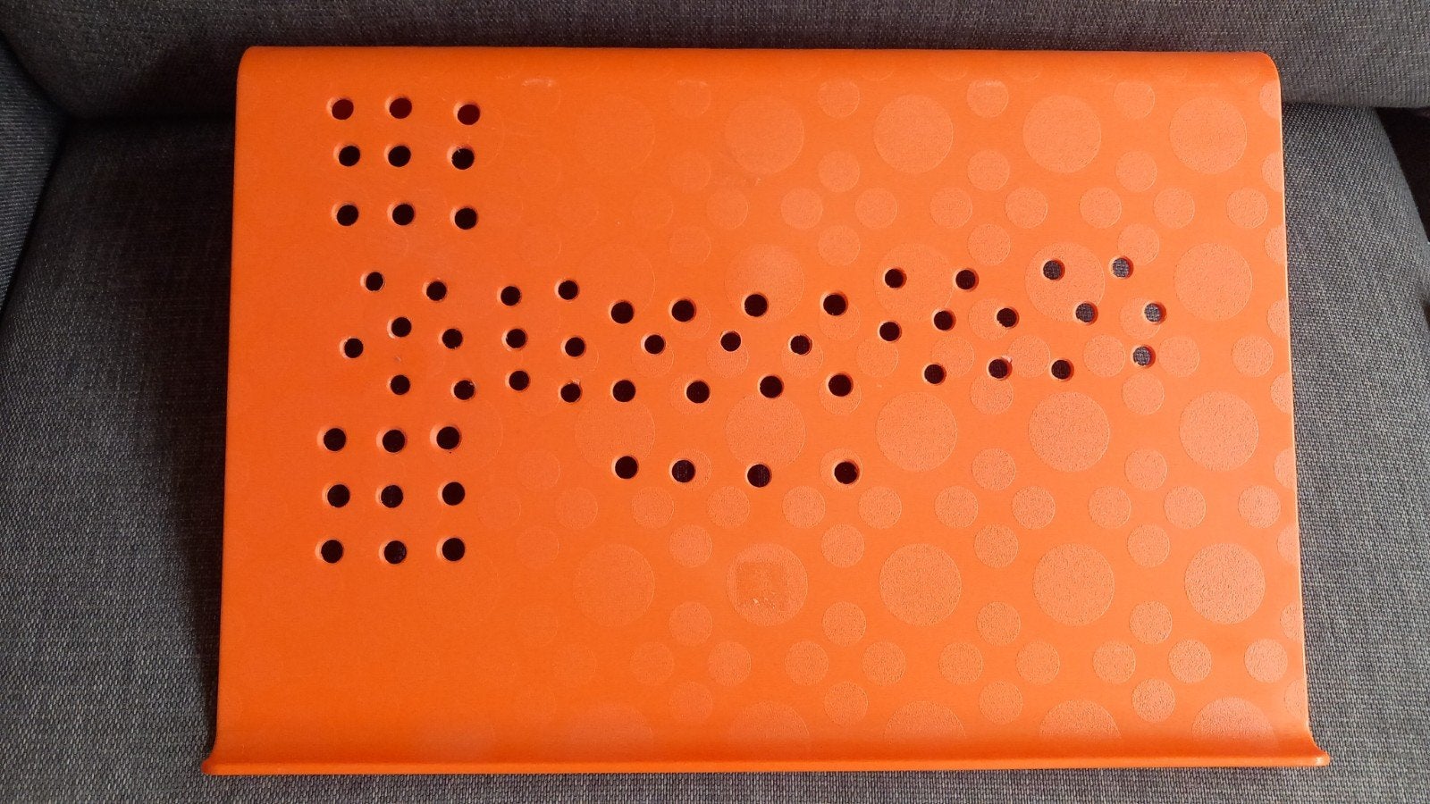 IKEA Bräda laptop standaard oranje met ventilatiegaten, Ophalen of Verzenden, Zo goed als nieuw, Ikea