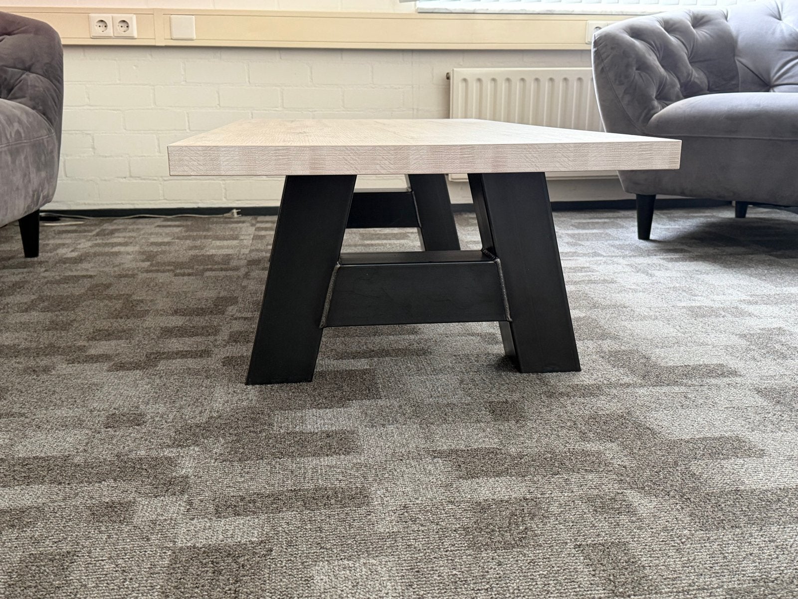 Salontafel zgan met metalen poot, Ophalen, 100 tot 150 cm, 50 tot 100 cm, Zo goed als nieuw