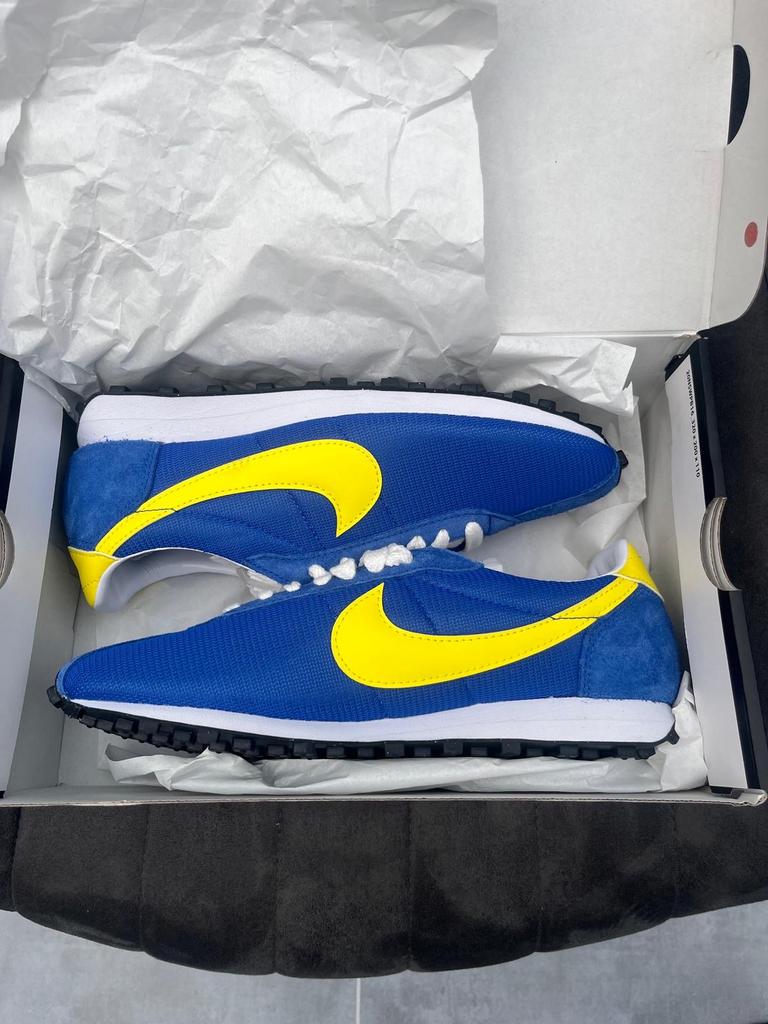 Nieuwe Nike Waffle Debut Sneakers - Blauw/Geel maat 43, Ophalen of Verzenden, Nieuw, Blauw, Sneakers of Gympen