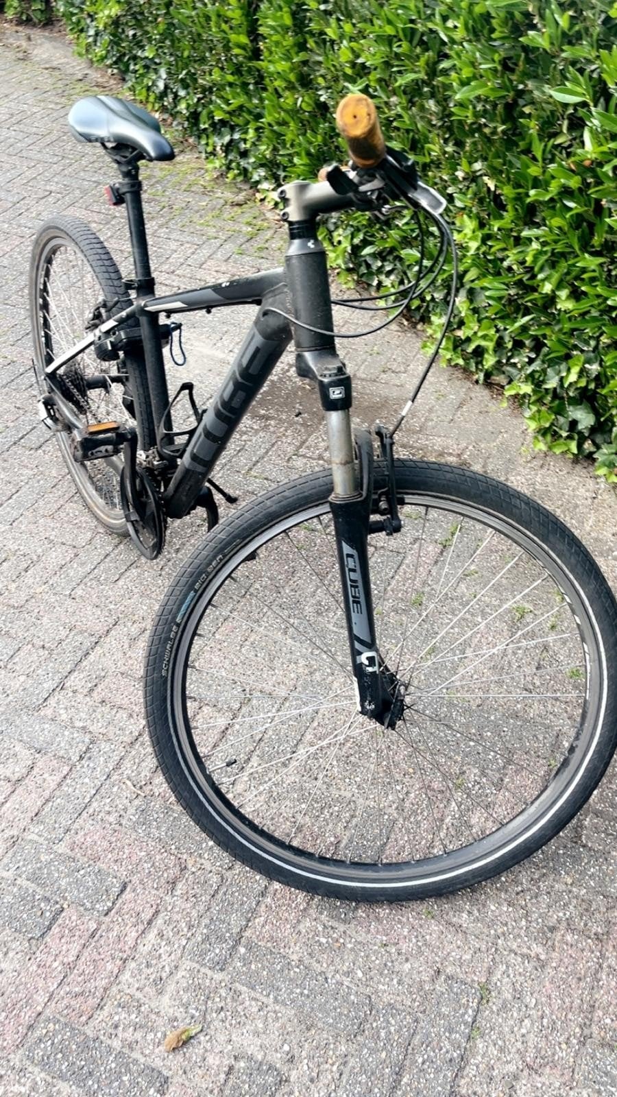 Cube fiets met 8 versnellingen en vering, Ophalen