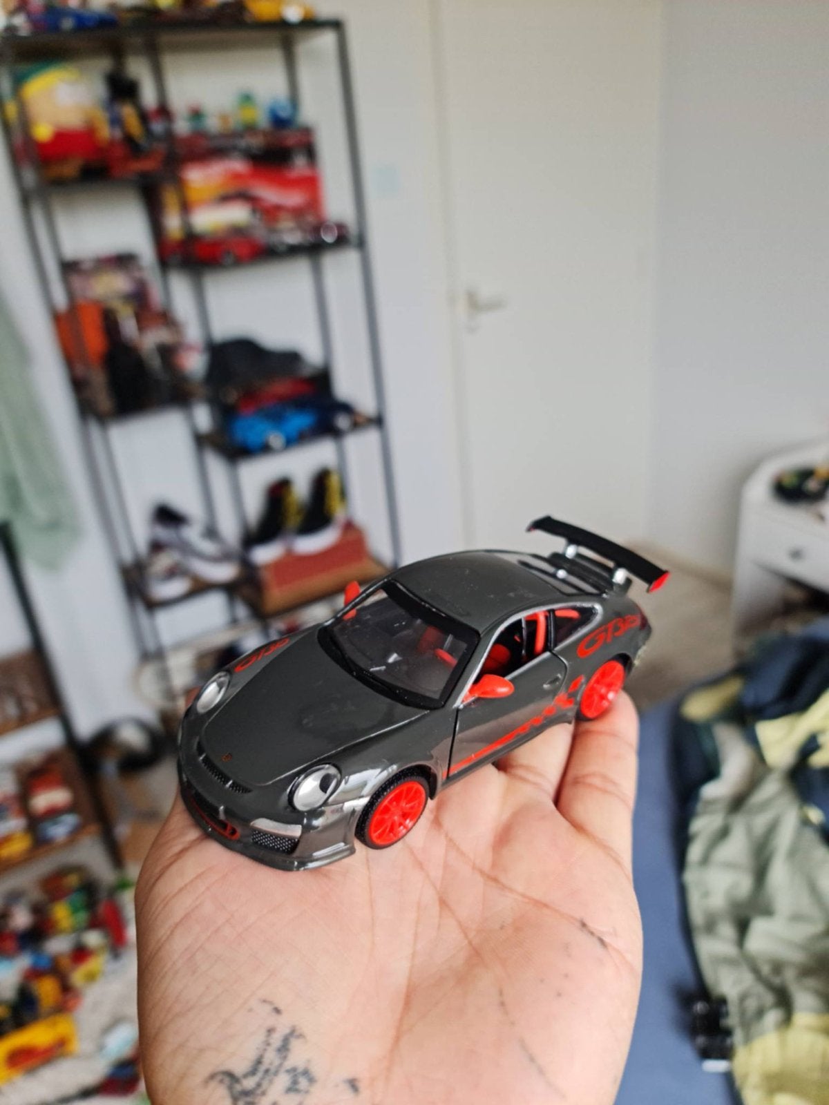 Set van 2 sportwagen modelauto's: Porsche en Nissan, Ophalen of Verzenden, Zo goed als nieuw