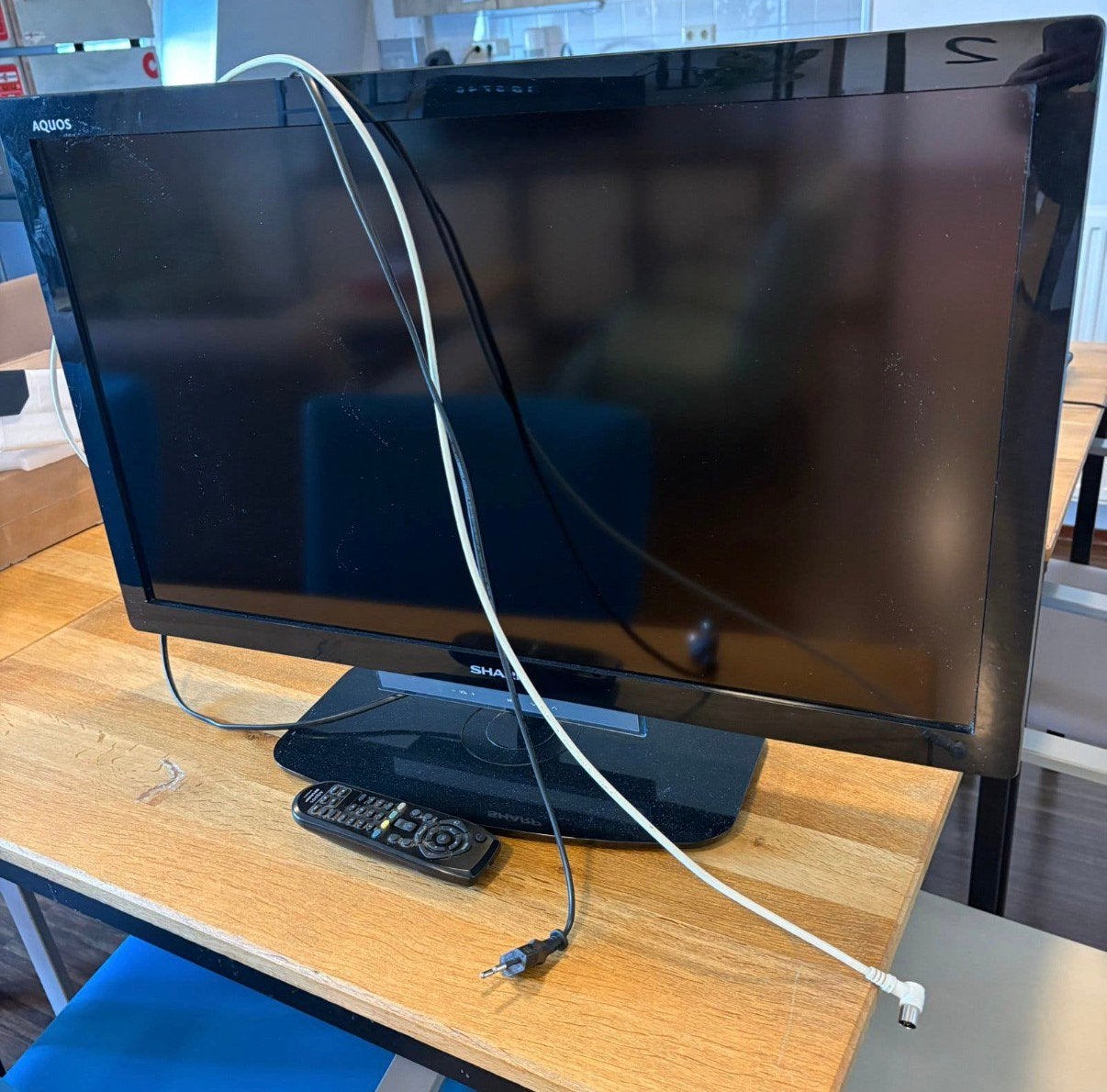 Sharp lc32le630e LCD 32", Ophalen, Zo goed als nieuw, 50 Hz, Sharp