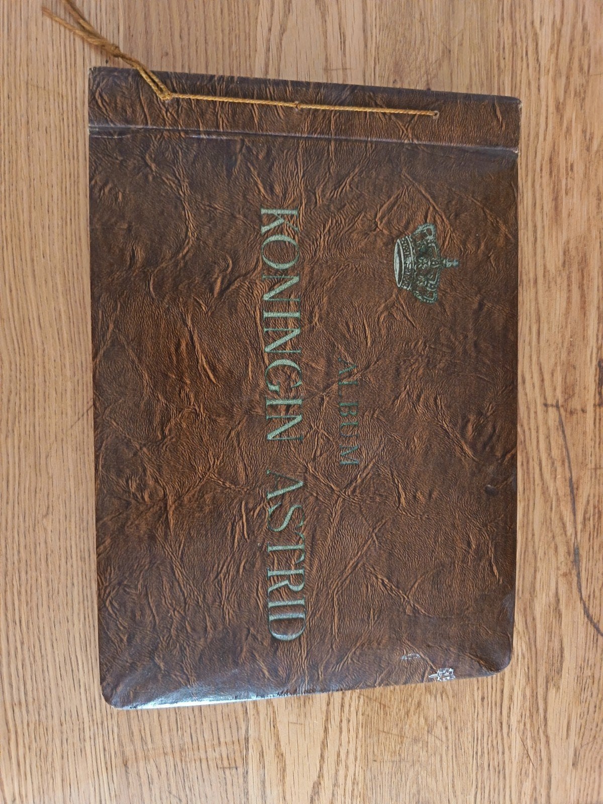 Vintage Plaatjesalbum Koningin Astrid - Côte d'Or, Ophalen of Verzenden, Gelezen, Onbekend, Plaatjesalbum