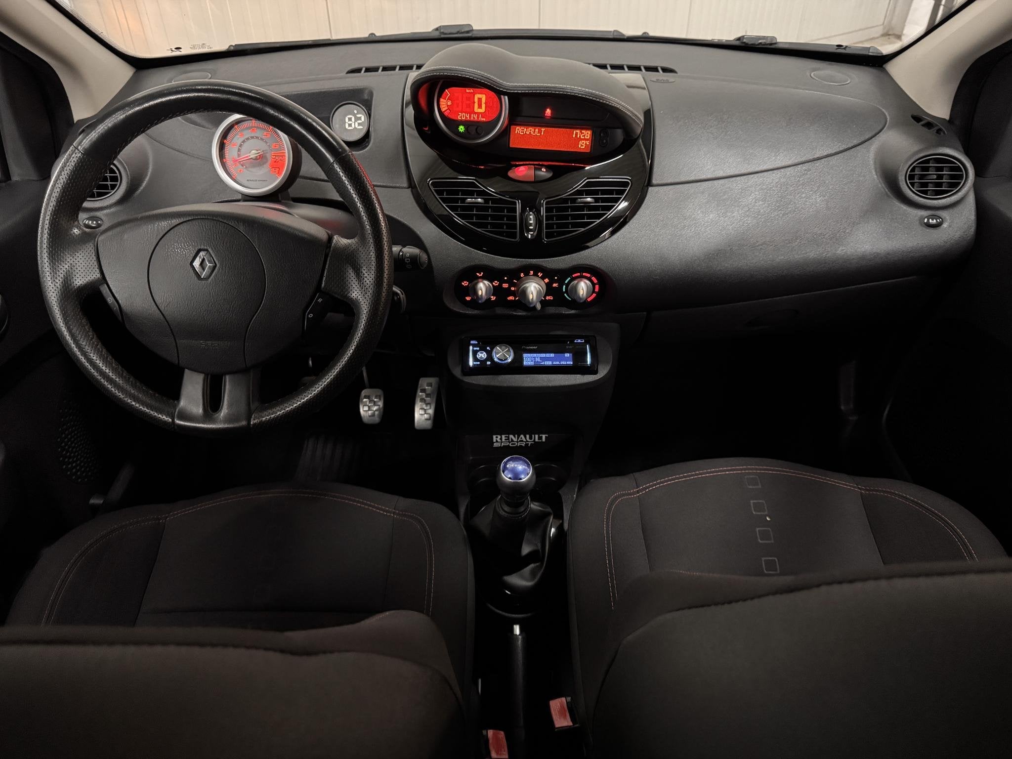 Renault Twingo 1.6 16V RS ORIGINELE-NED.-AUTO VOL.-ONDERH. A, Voorwielaandrijving, Zwart, 4 cilinders, 4 stoelen
