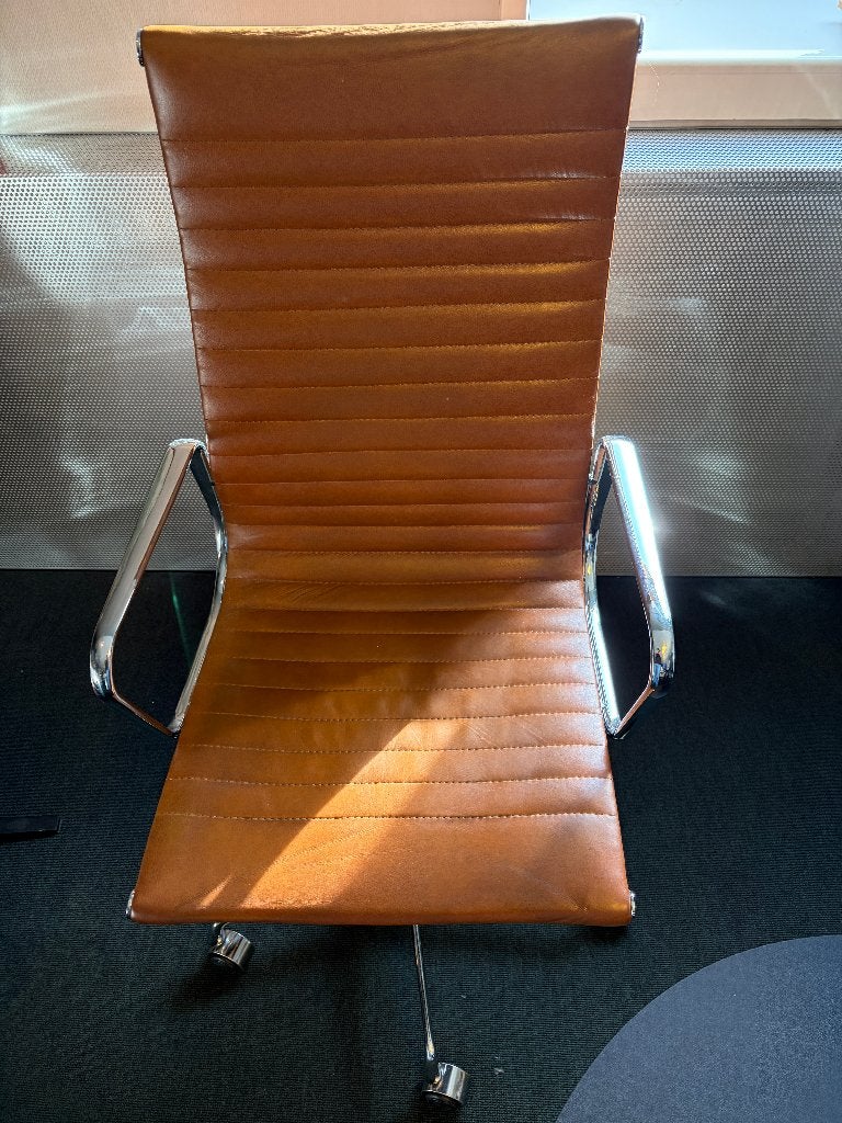 Bureaustoel naar klassiek ontwerp van Charles & Ray Eames