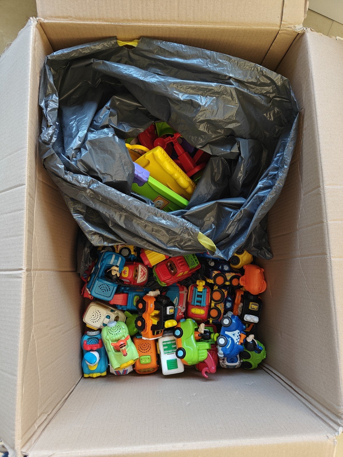 Grote partij VTech en Disney auto's met wegdelen, Ophalen of Verzenden, Gebruikt