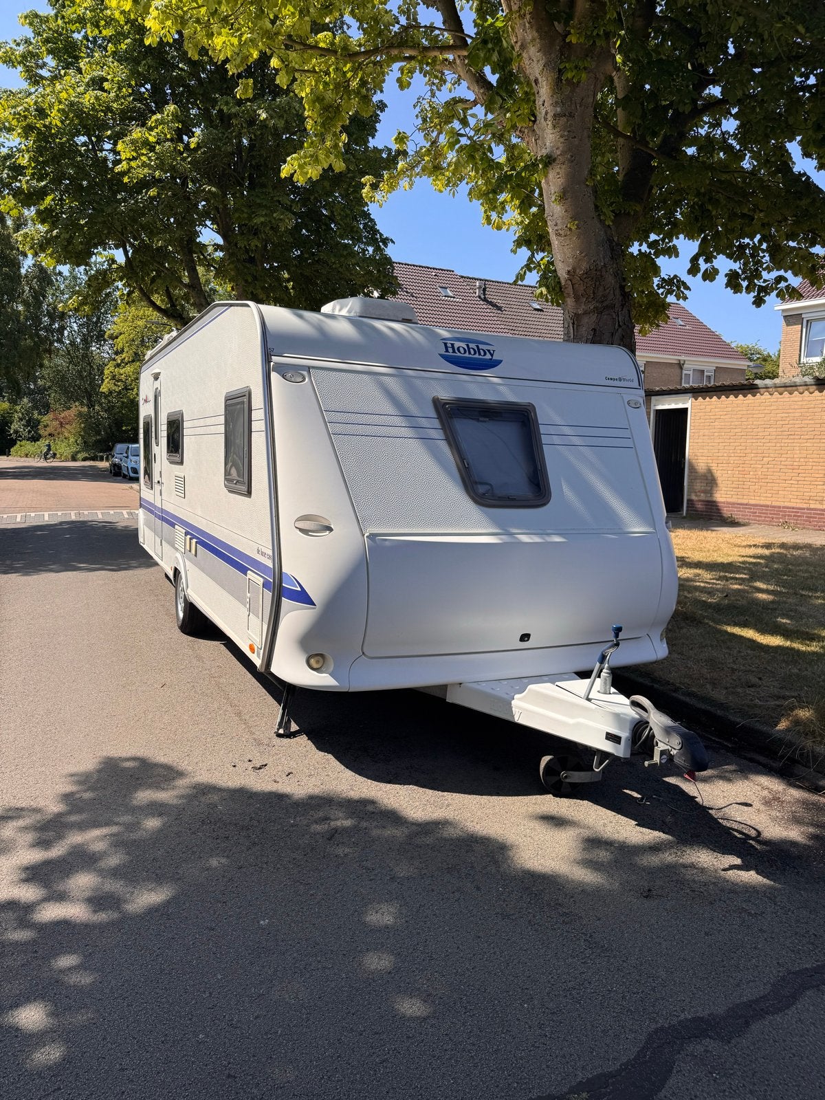 Hobby Kmfe 560 easy de luxe 250 cm breed met dakairco, Caravans en Kamperen, Caravans, Rondzit, Hobby, Frans bed, Particulier