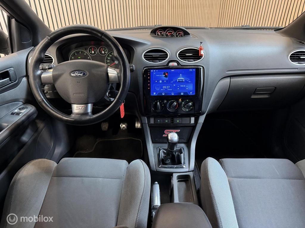 Ford Focus 2.5 ST Facelift RS-Look APK-5/2027 5Deurs XENON, Auto's, Ford, Stof, Gebruikt, Zwart, 1337 kg