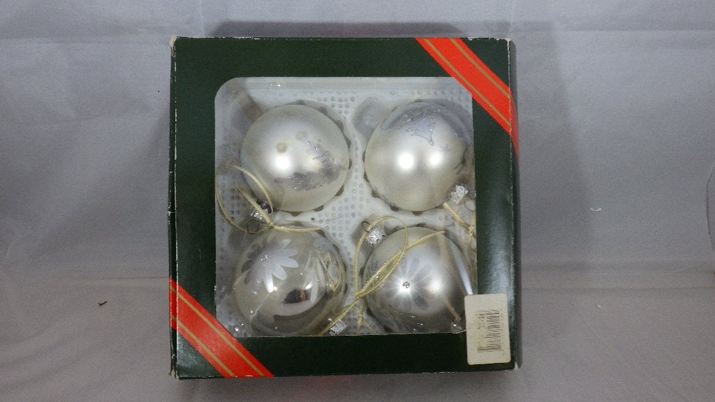 4 mooie oude kerstballen, Diversen, Kerst, Ophalen of Verzenden, Gebruikt