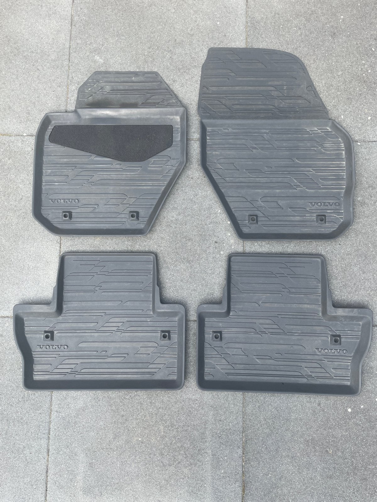 Accessoires Volvo V60 rubber matten, bagagemat & sunblinds, Ophalen, Zo goed als nieuw