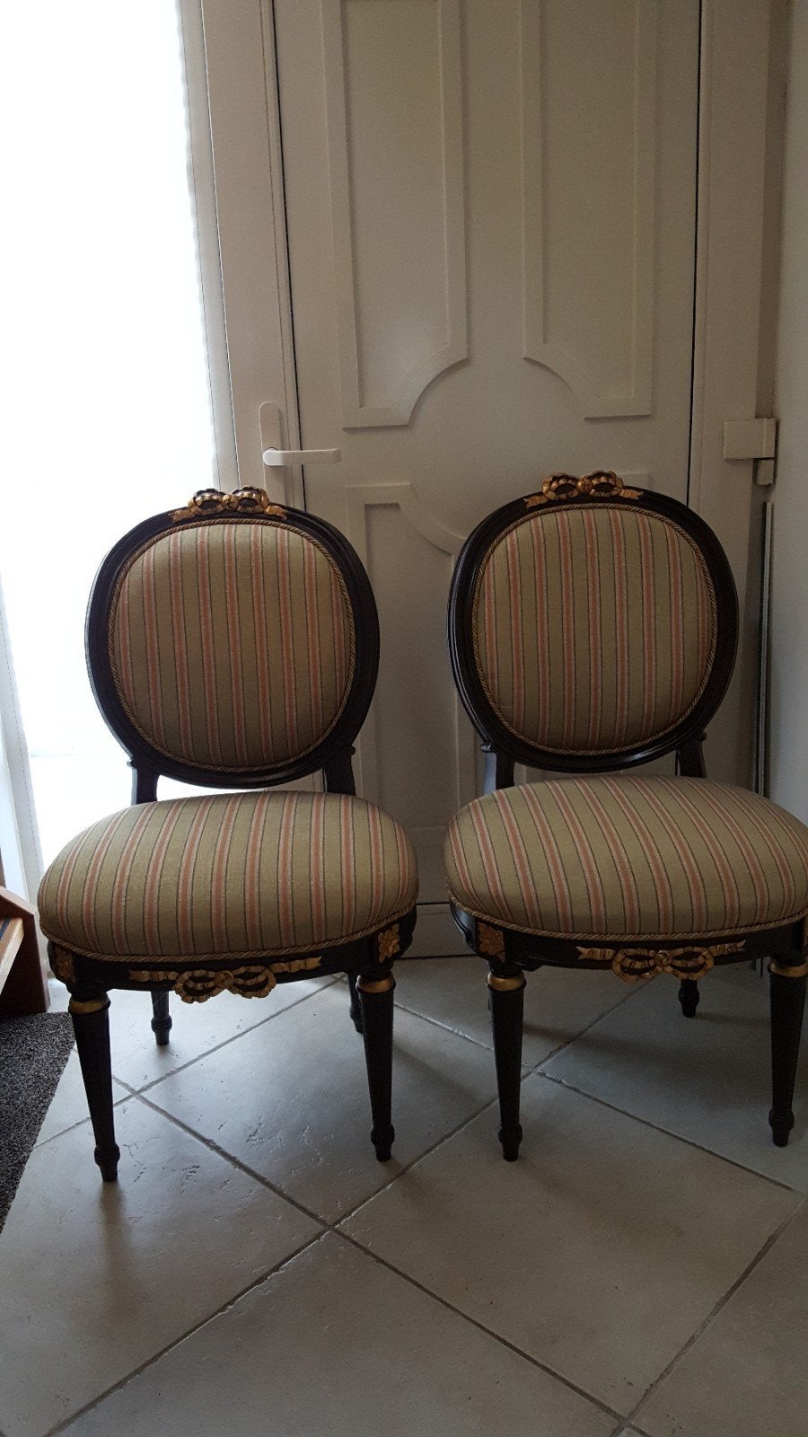 Set van 2 elegante stoelen met gouden accenten, Ophalen